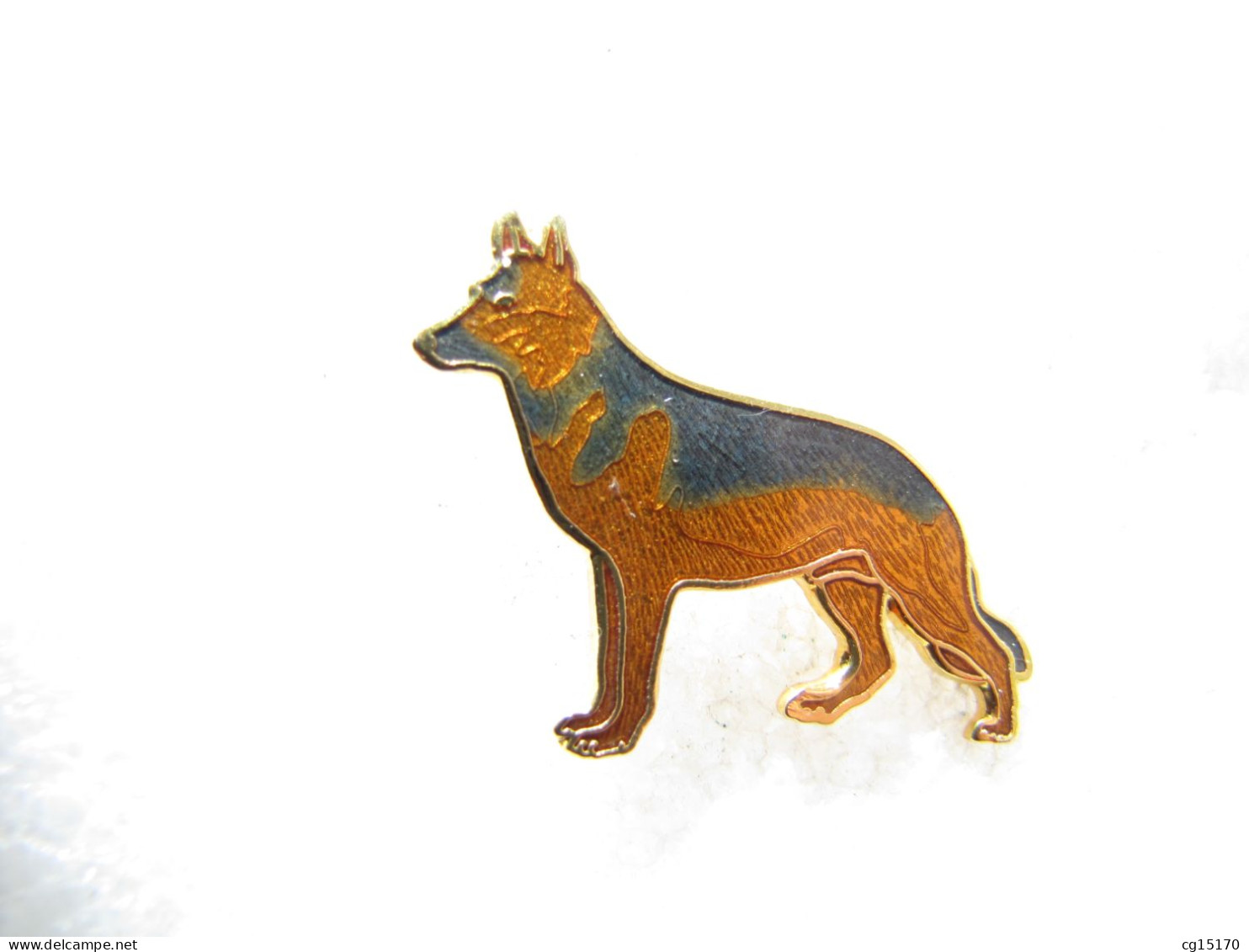 PIN'S     Berger Allemand    Email Grand Feu  SEGALEN COLLECTION - Animales