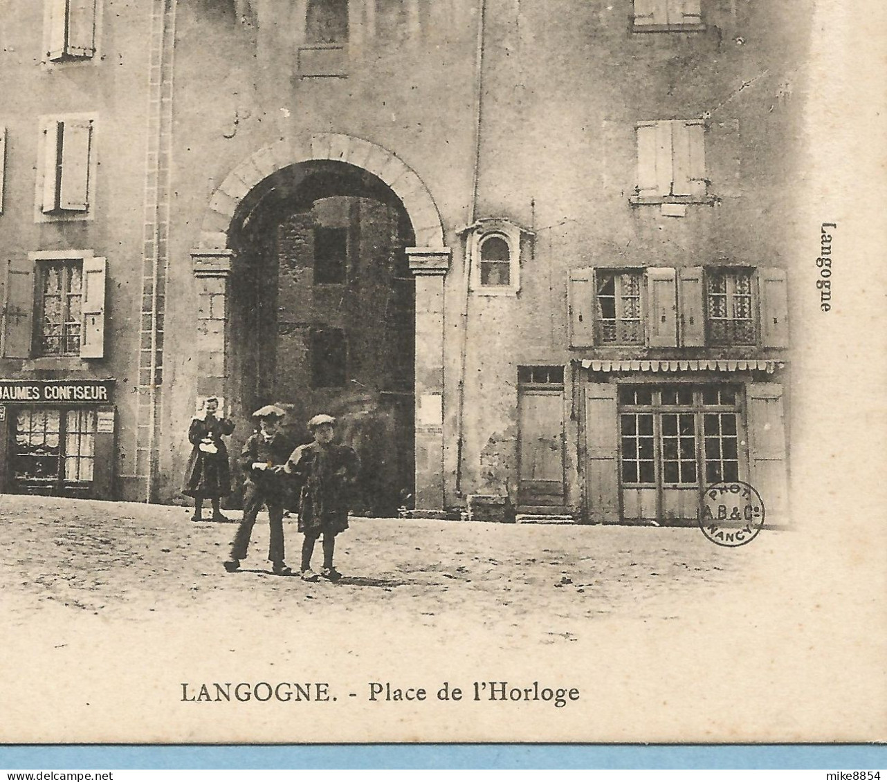 1690  CPA  LANGOGNE  (Lozère)  Place De L'Horloge - JAUMES CONFISEUR  -  Enfants   +++++++ - Langogne