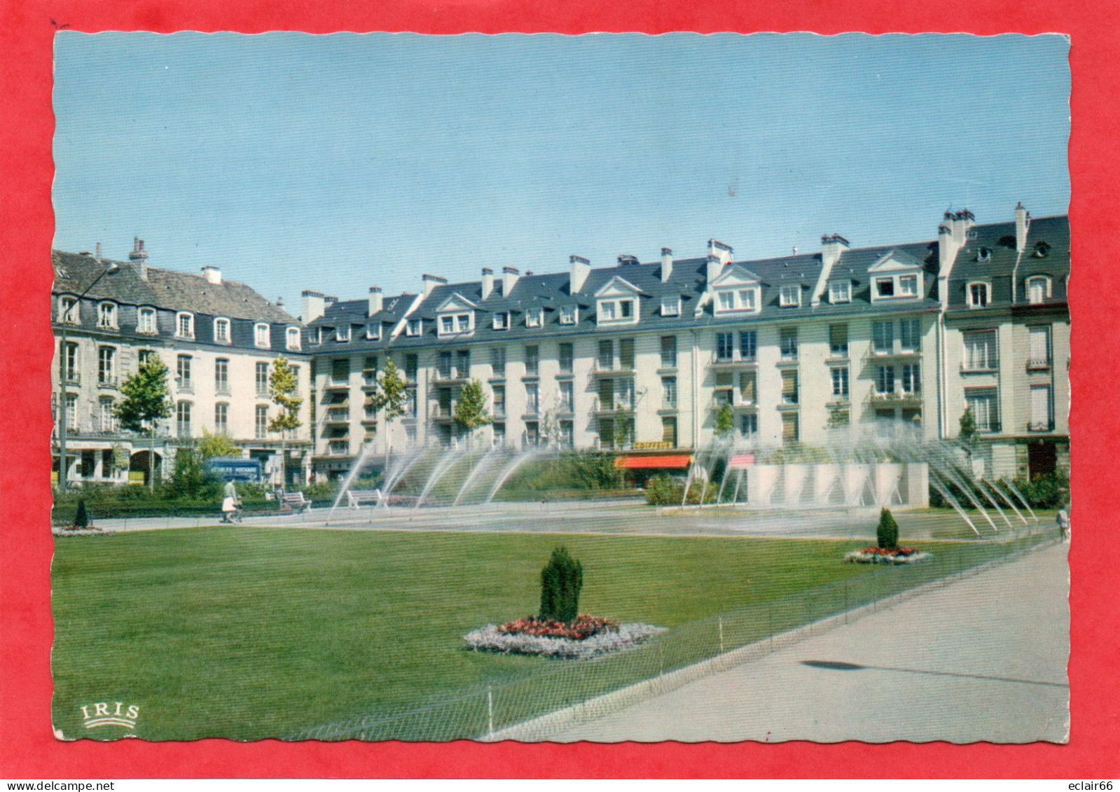 14 CAEN - La Place De La République Et Les Jets D'eau - Animée - Circulée 1970 - Scan Recto-verso Impeccable EDIT C A P - Caen