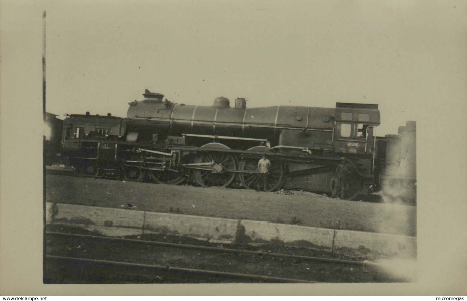 Locomotive 4556 - Trains