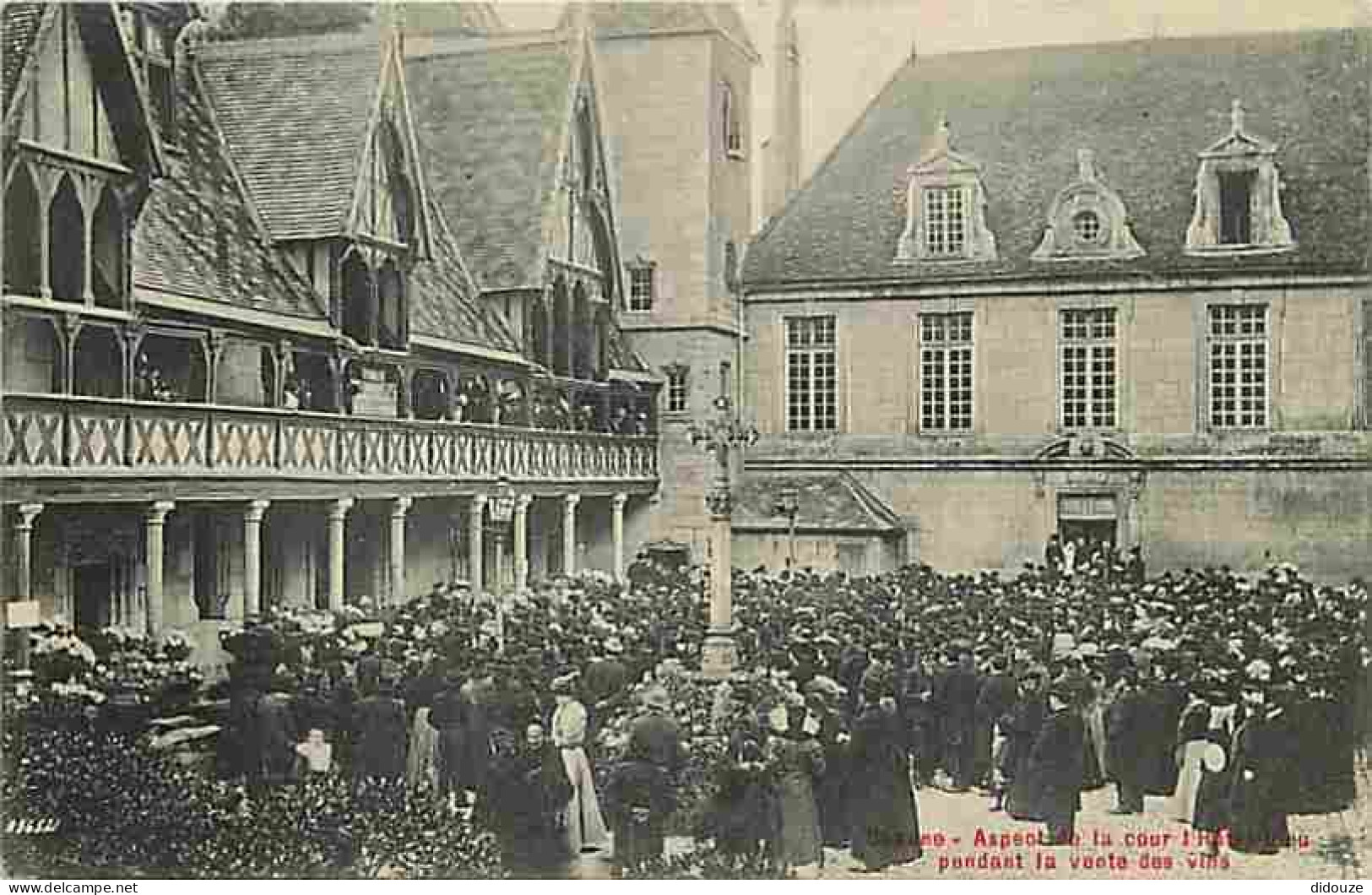 21 - Beaune - Hotel Dieu - Aspect De La Cour Pendant La Vente Des Vins - Animée - Correspondance - Oblitération Ronde De - Beaune