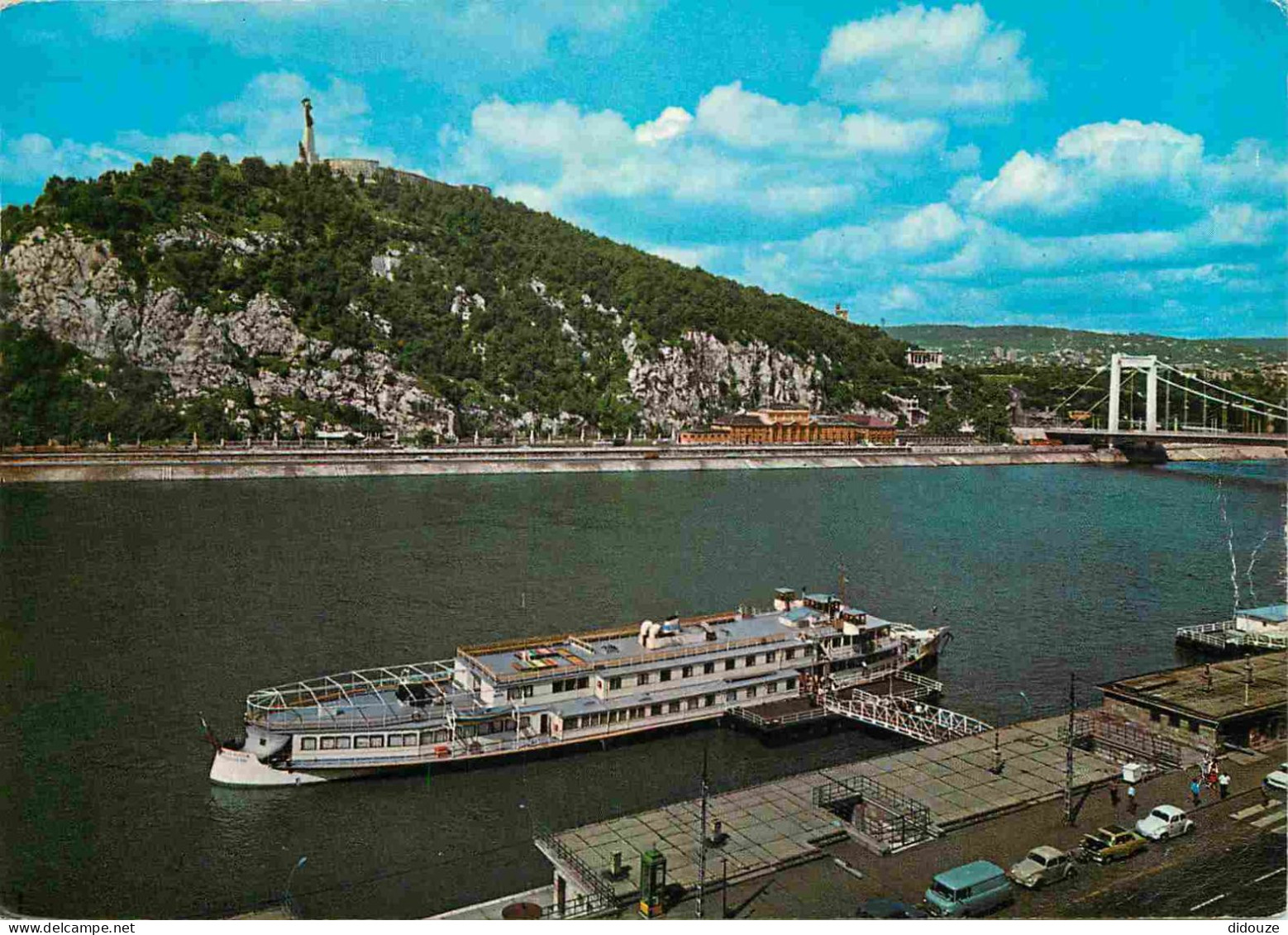 Bateaux - Bateaux Promenade - Budapest - Latkep A Gellertheggyel - Panorama With Mount Gellert - CPM - Voir Scans Recto- - Other & Unclassified