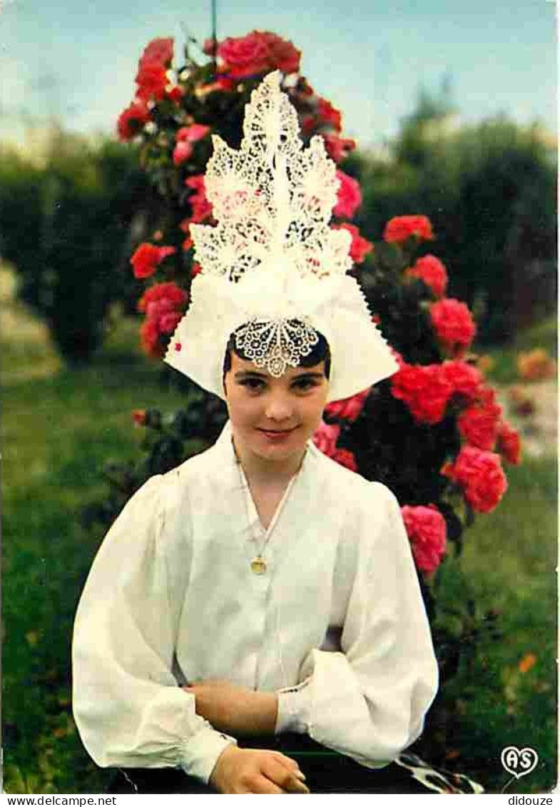 Folklore - Costumes - Vendée - Les Sables D'Olonne - Costumes Sablais - CPM - Voir Scans Recto-Verso - Costumes