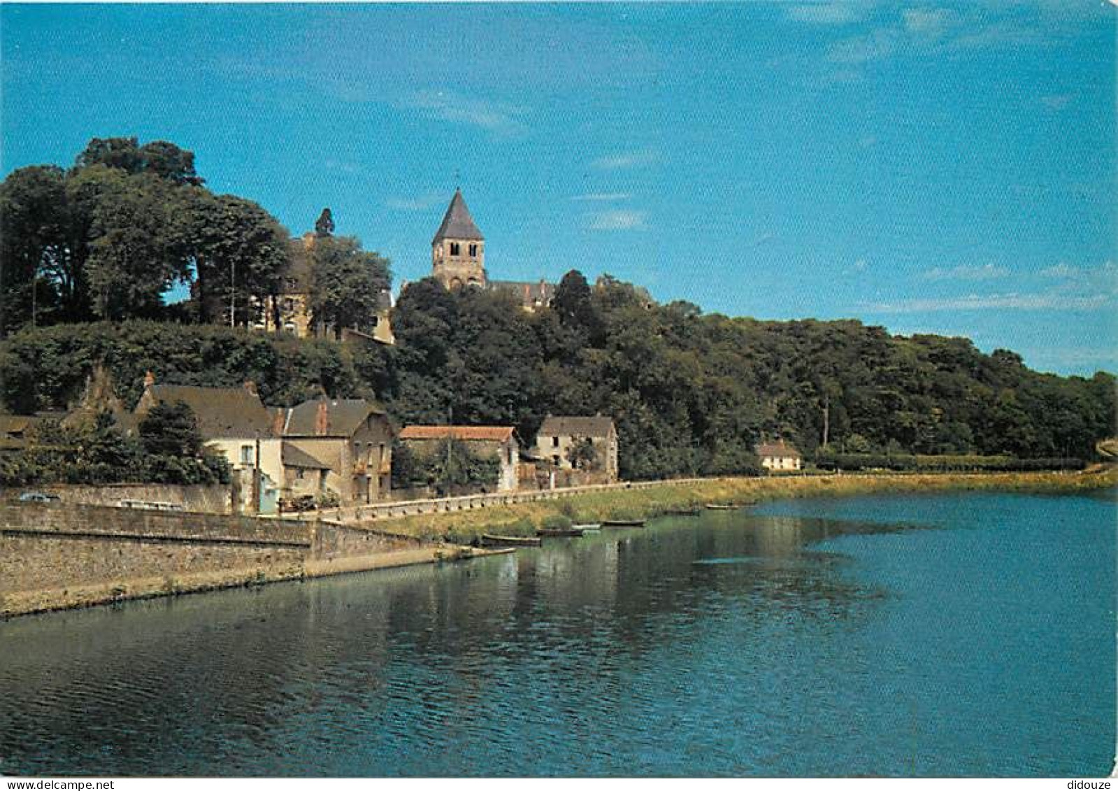 53 - Château-Gontier - Les Bords De La Mayenne Et L'Eglise St-Jean - Carte Neuve - CPM - Voir Scans Recto-Verso - Chateau Gontier