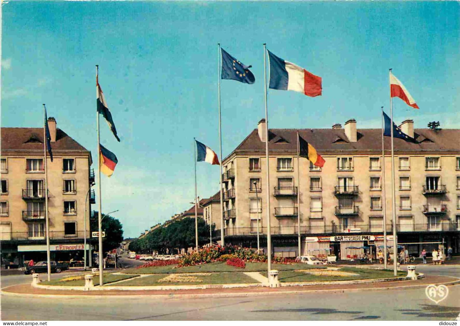10 - Troyes - Ront-Point De L'Europe Et Avenue Du 1er Mai - Bar PMU - CPM - Voir Scans Recto-Verso - Troyes