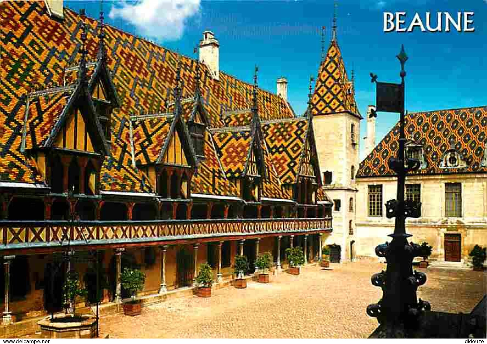 21 - Beaune - L'Hotel Dieu - La Cour D'honneur - CPM - Voir Scans Recto-Verso - Beaune