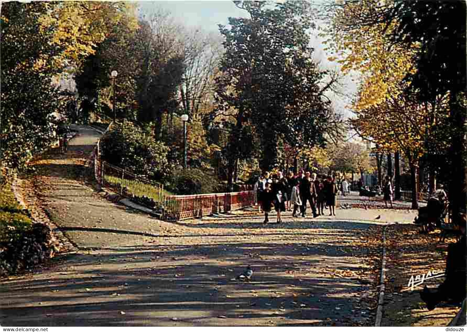 16 - Angouleme - Le Jardin Vert - En Automne - CPM - Voir Scans Recto-Verso - Angouleme