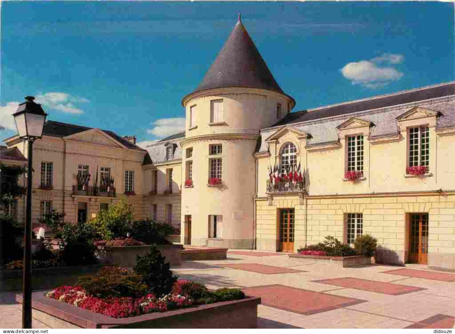 92 - Clamart - Hôtel De Ville - CPM - Voir Scans Recto-Verso - Clamart