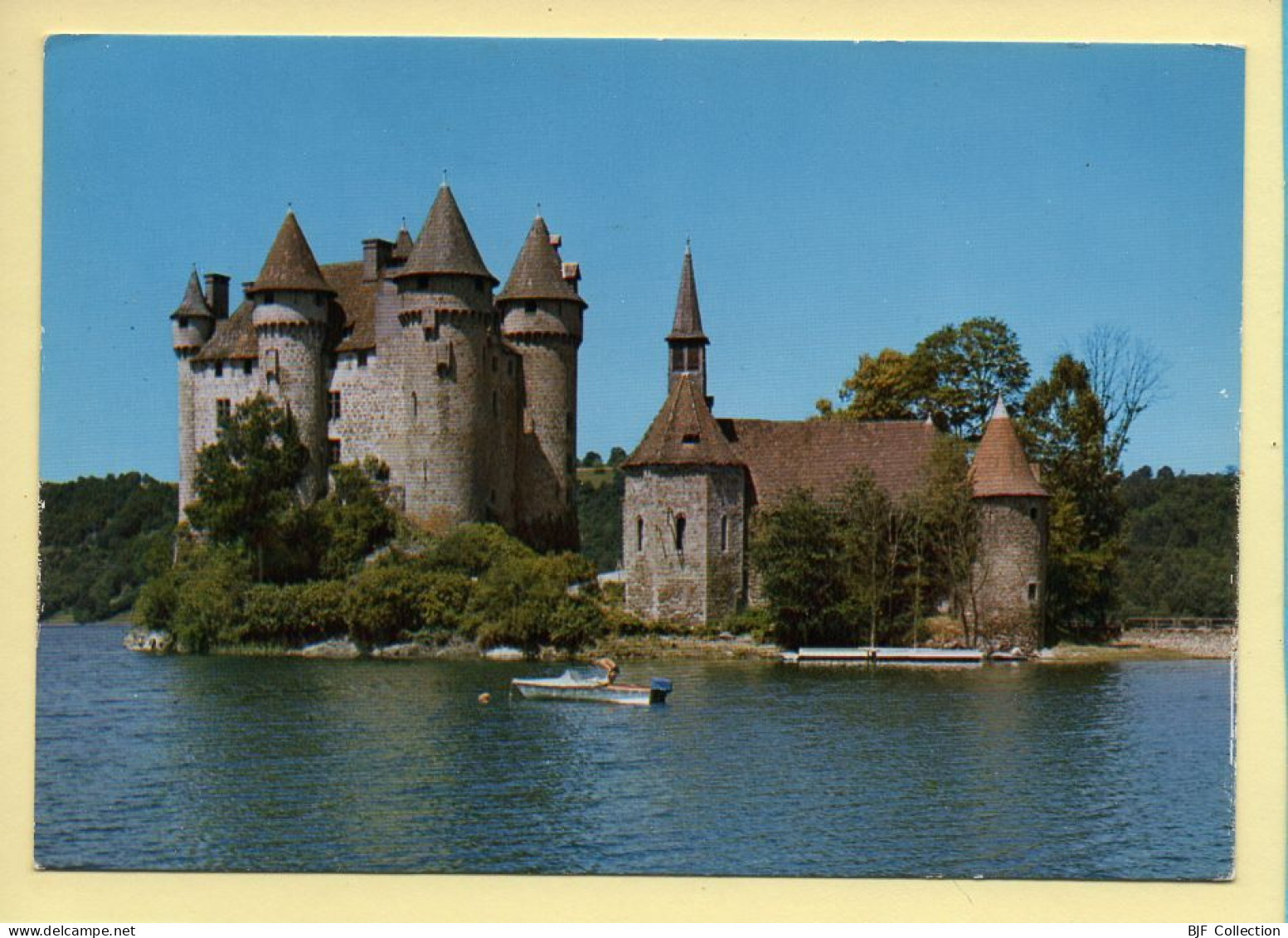 15. Le Château De VAL – A La Limite Du Cantal Et De La Corrèze (voir Scan Recto/verso) - Autres & Non Classés