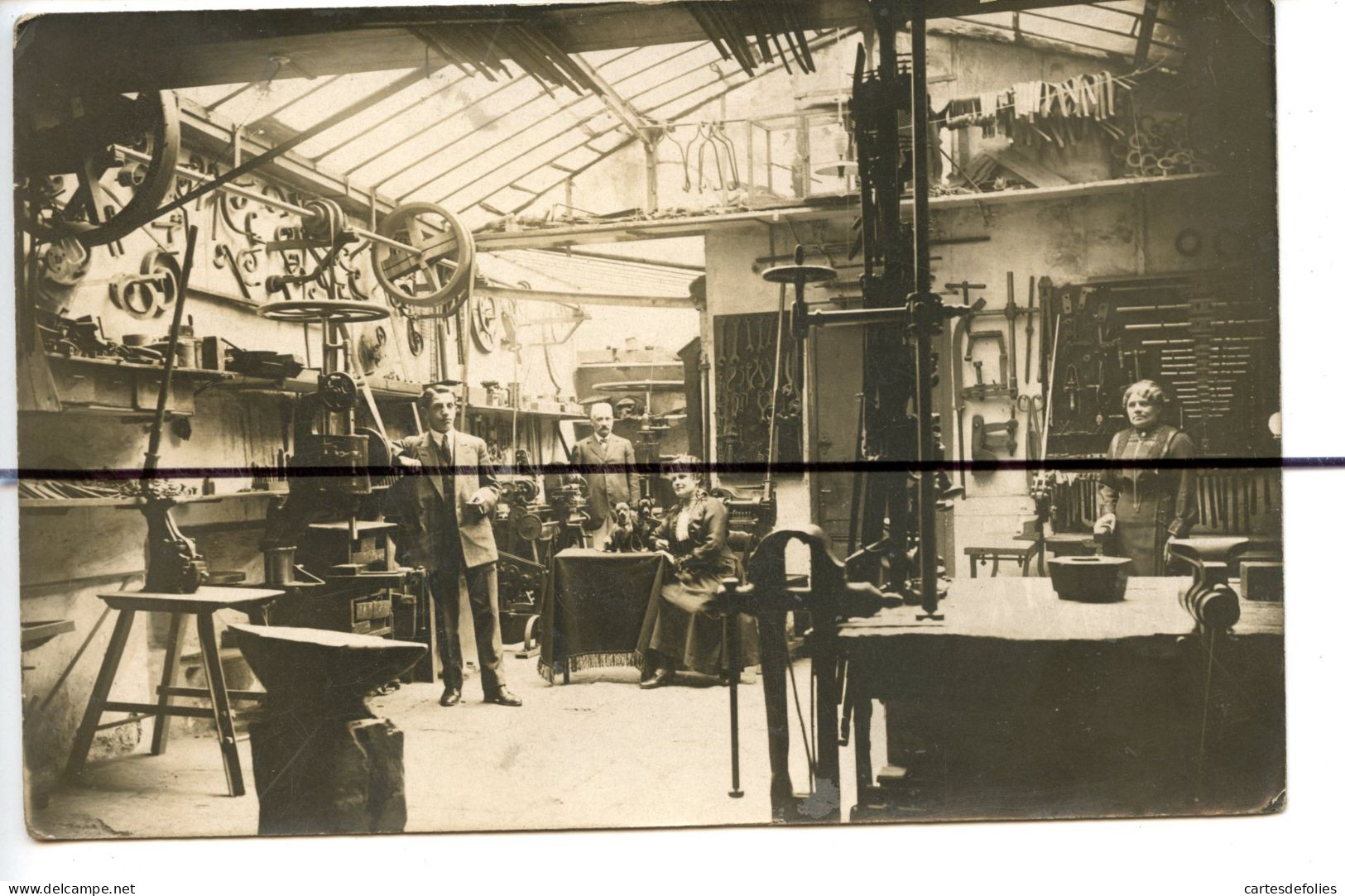 Carte Photo A Identifier CPA. Intérieur Atelier, Usine, Ouvriers, Machine , Outils, Chaudronnerie, Métallurgie.  Caluire - Photographs