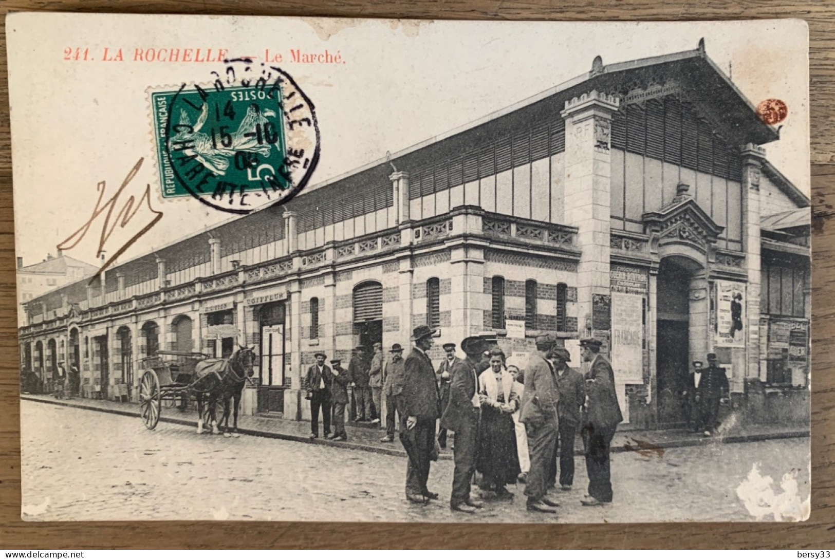 17 -LA ROCHELLE - Le Marché - La Rochelle