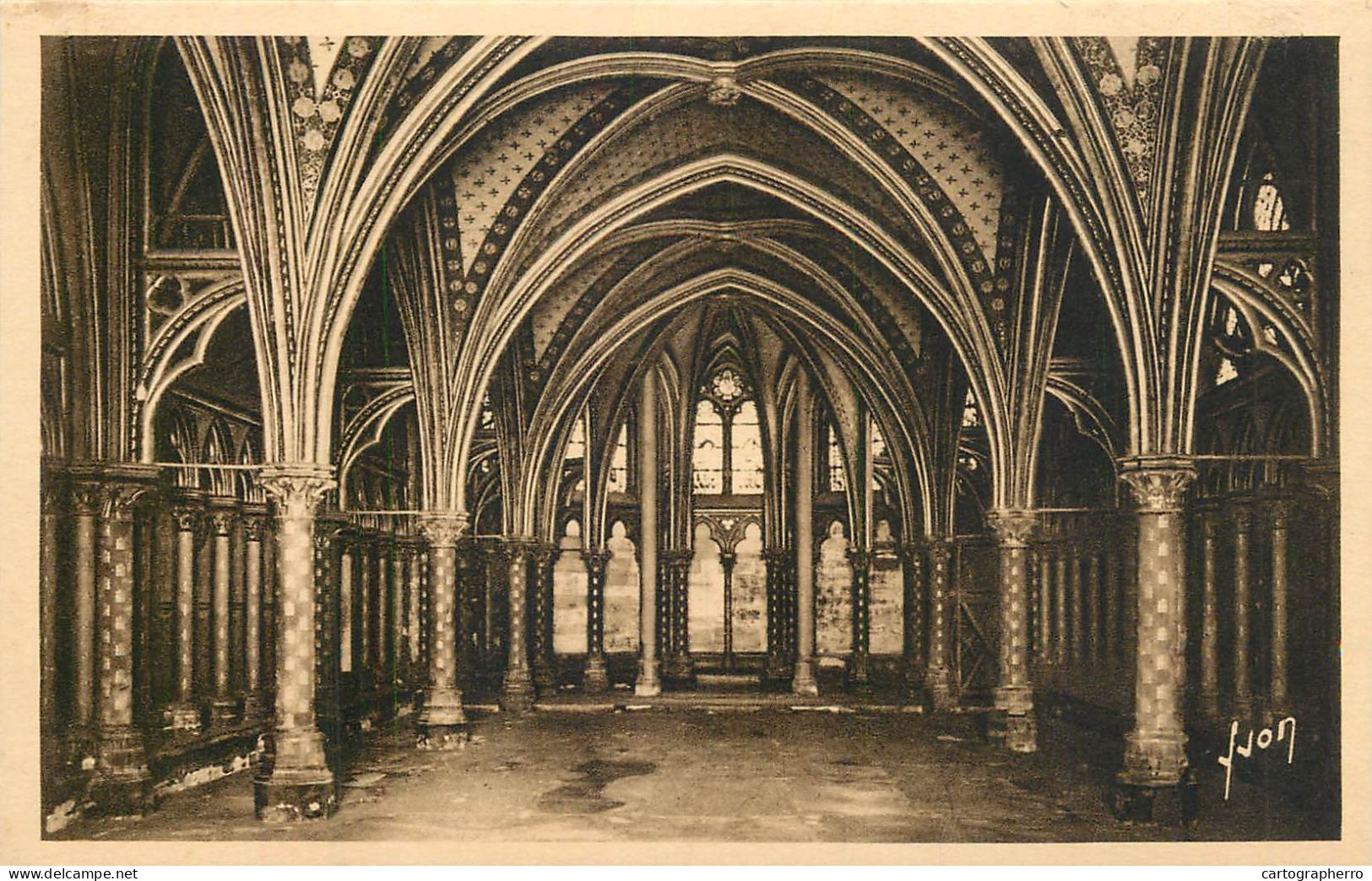 CPA France Paris La Sainte Chapelle - Eglises