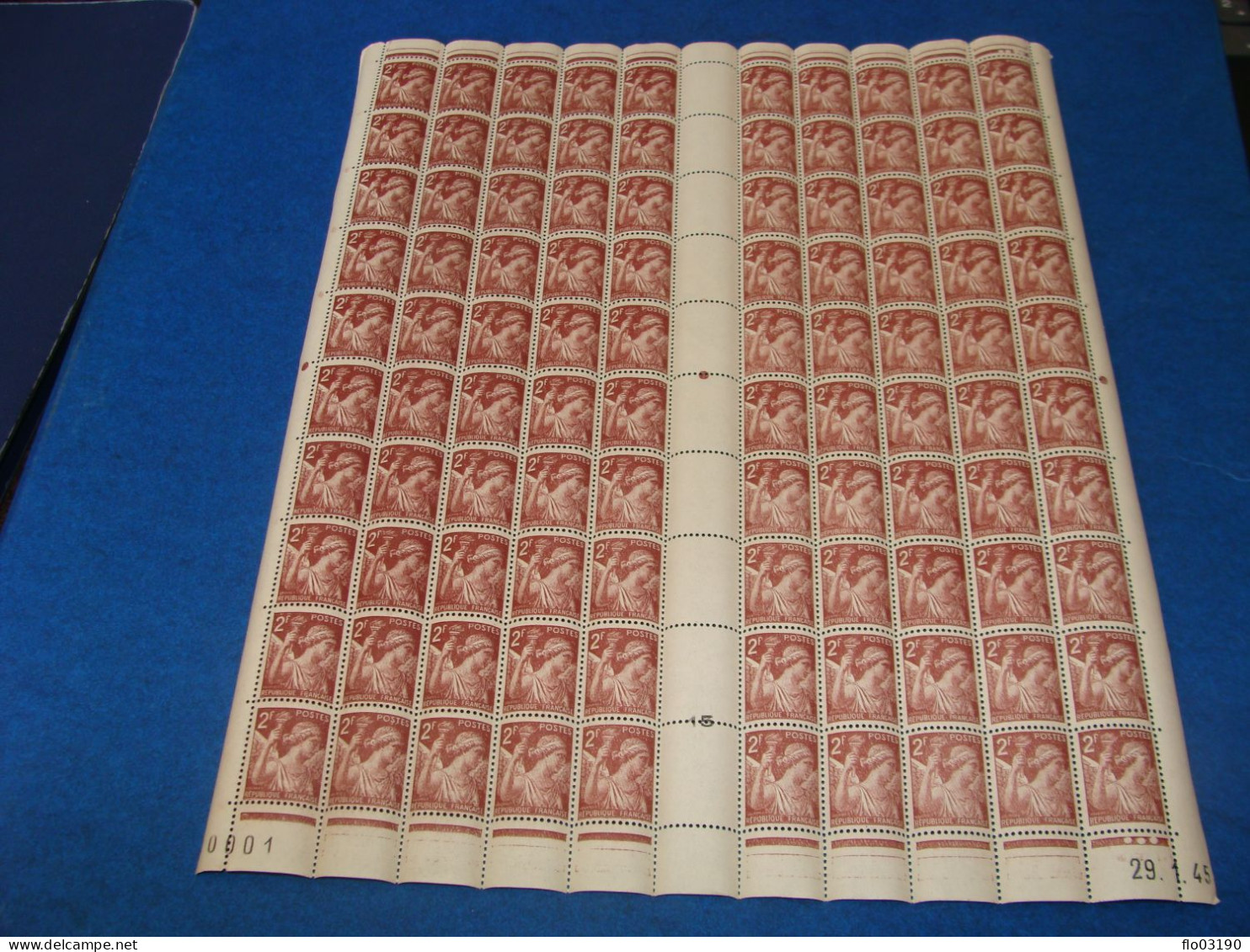 N° 653 En Feuille  De  100 Timbres Entières Neuves - Feuilles Complètes