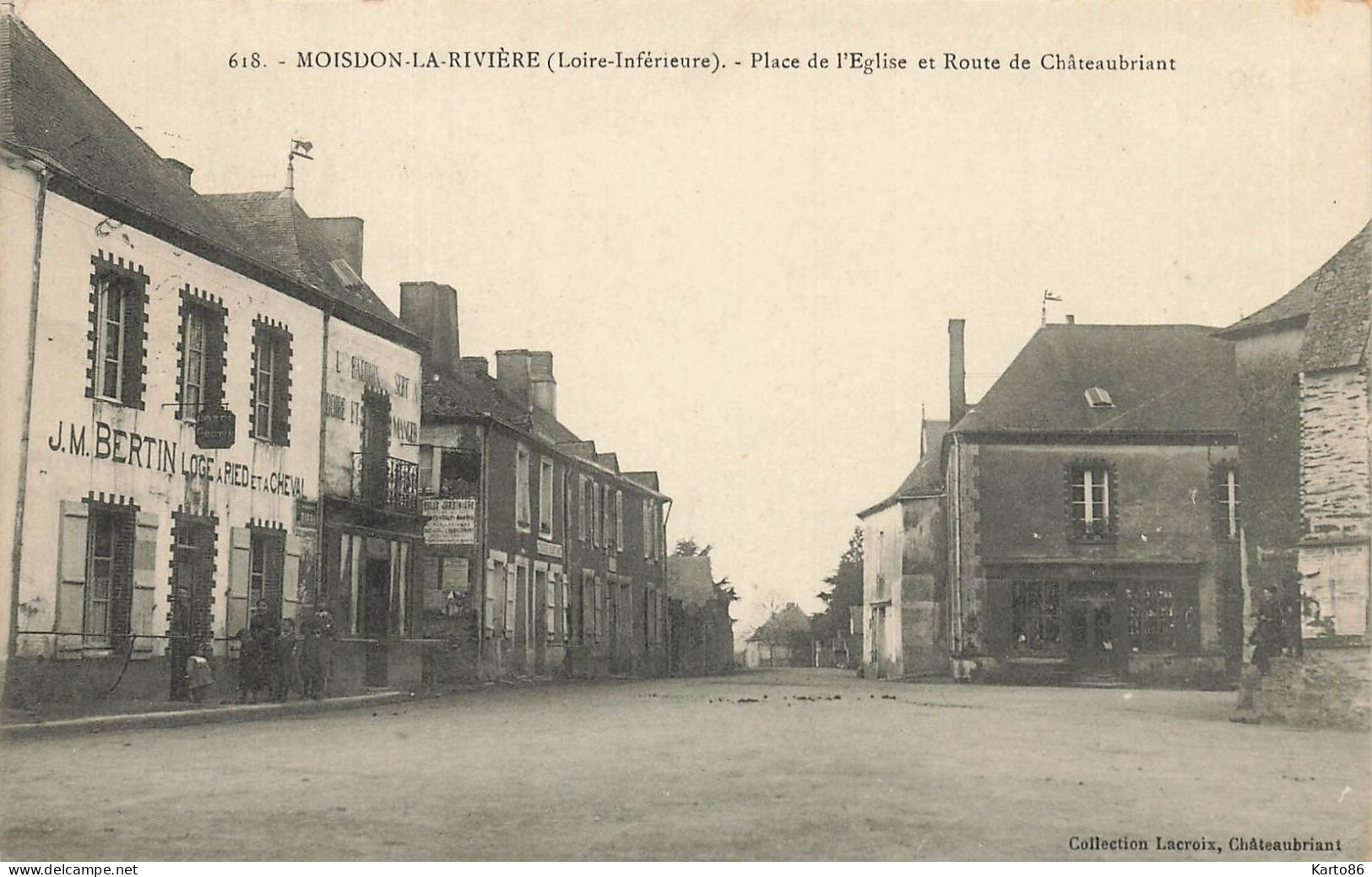 Moisdon La Rivière * Place De L'église Et Route De Châteaubriant * Auberge J.M. BERTIN - Moisdon La Riviere