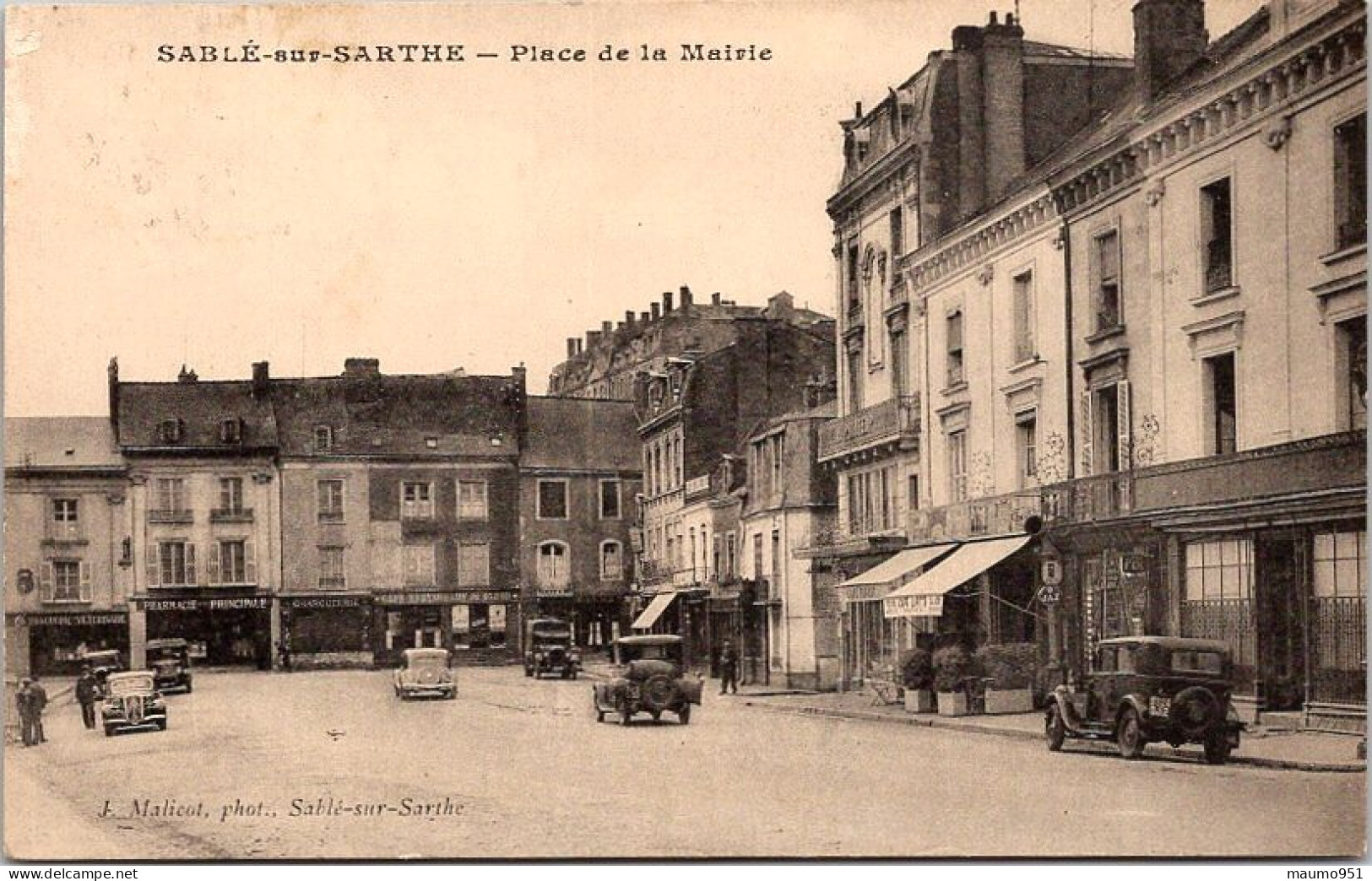 72  SABLE SUR SARTHE  - Place De La Mairie - Sable Sur Sarthe