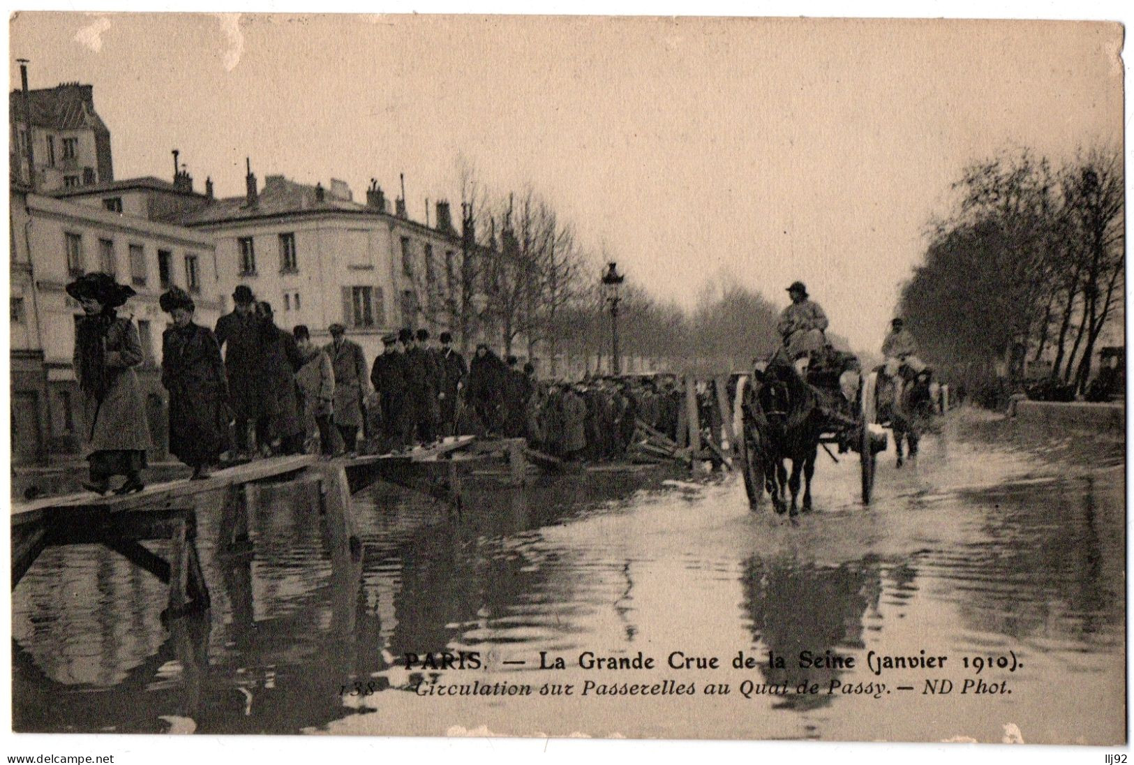 CPA 75 - PARIS. 138. Circulation Sur Passerelles Au Quai De Passy, 1910. ND Phot - Inondations De 1910