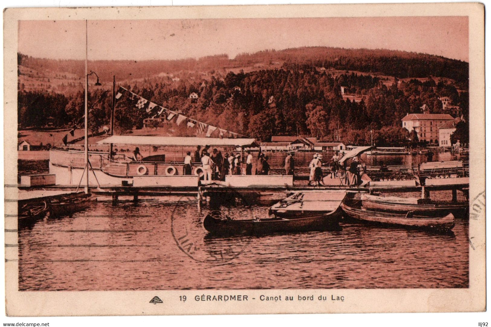 CPA 88 - GERARDMER (Vosges) - 19. Canot Au Bord Du Lac - Gerardmer