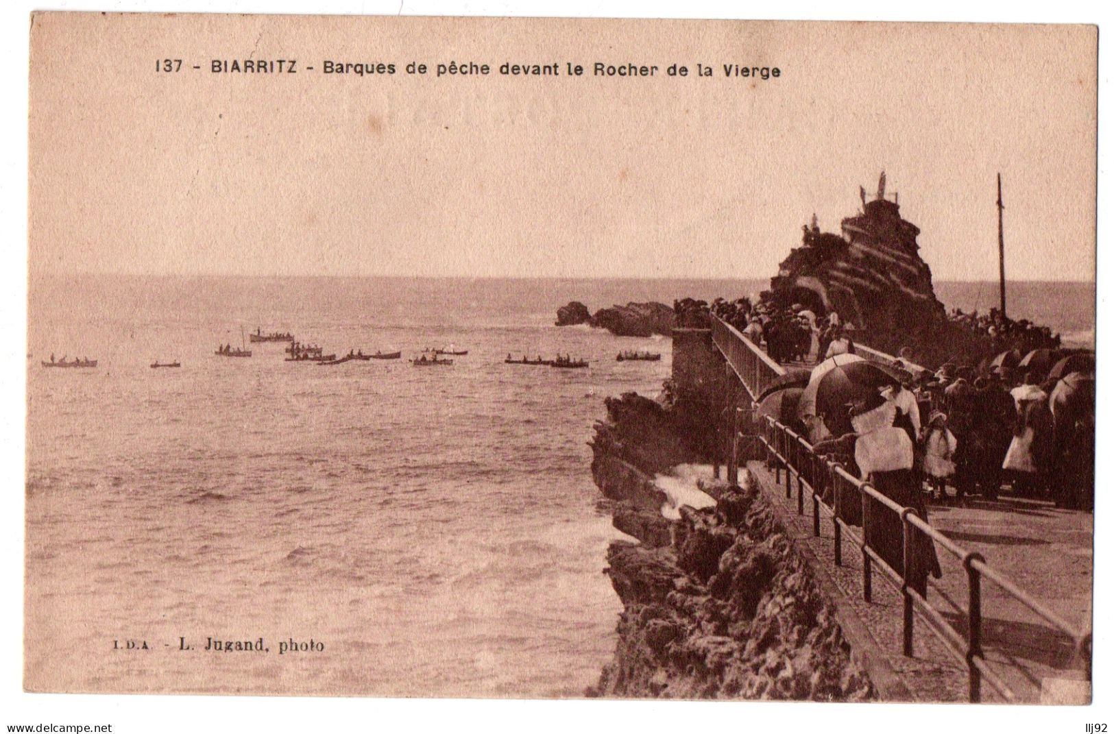 CPA 64 - BIARRITZ (Pyrénées Atl.) 137. Barques De Pêche Devant Rocher Vierge - Biarritz