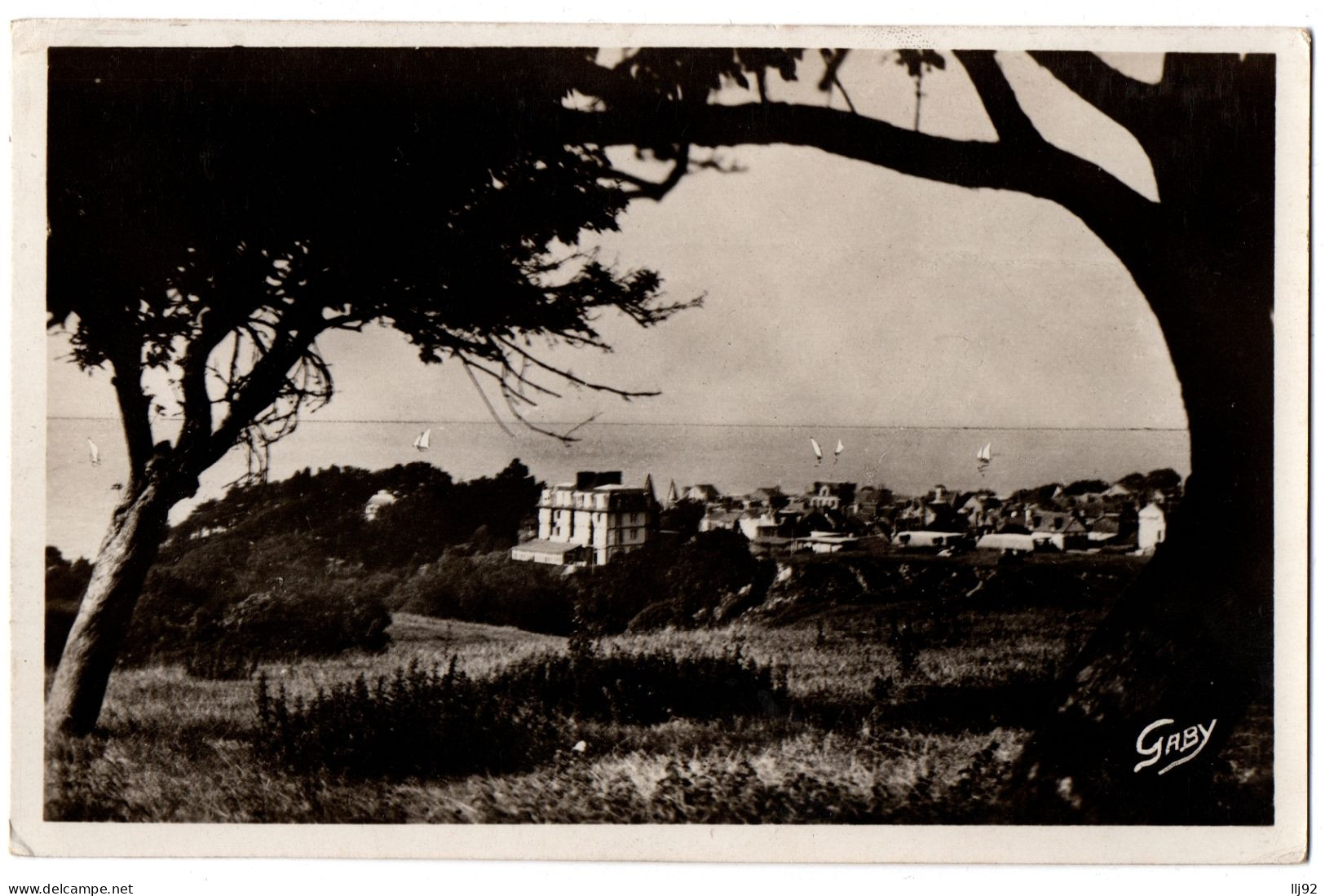 CPSM PF 14 - VILLERVILLE SUR MER (Calvados) - 67. Vue D'ensemble - Villerville