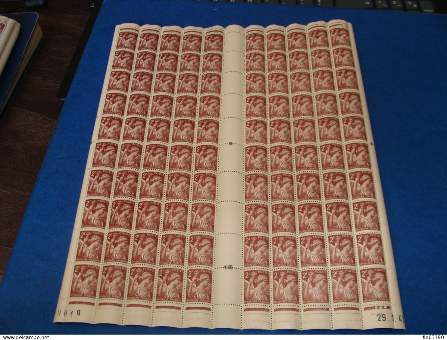 N° 653 En Feuille  De  100 Timbres Entières Neuves - Feuilles Complètes