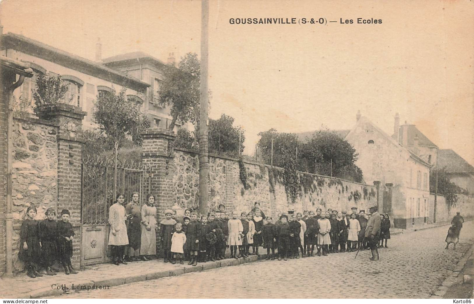 Goussainville * Rue Et Les écoles * écoliers Enfants - Goussainville