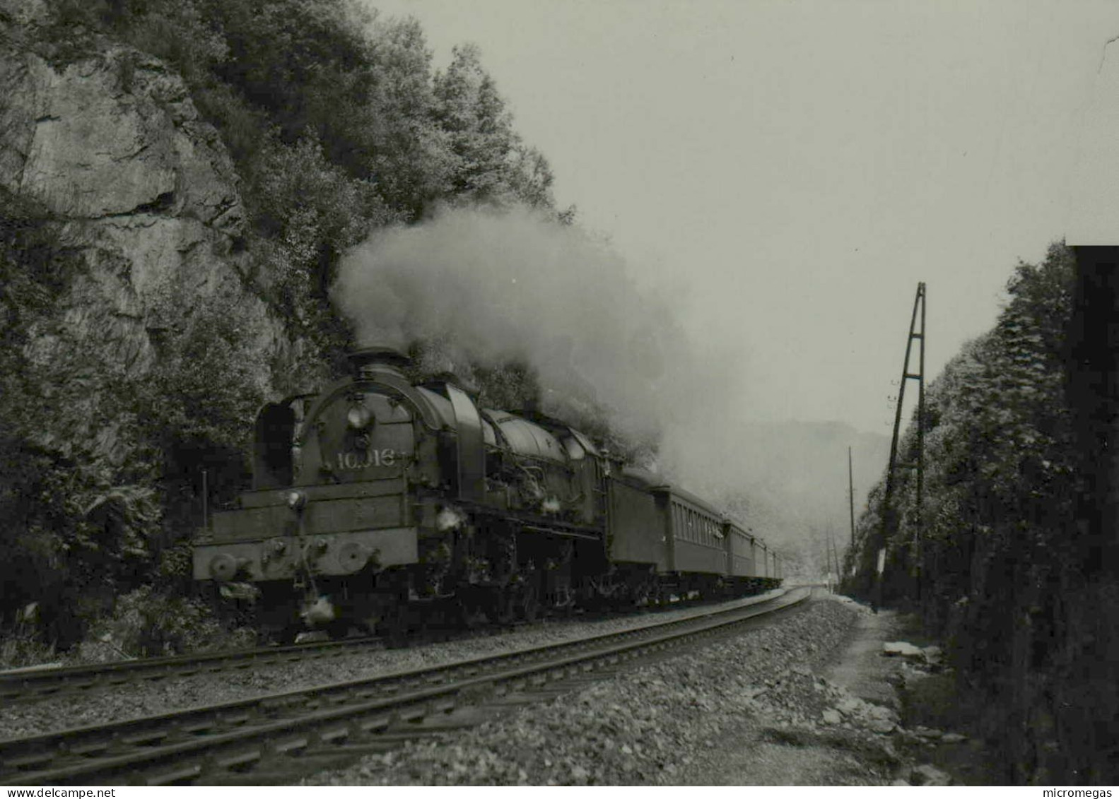 Poix-Saint-Hubert - Locomotive 10-016 - Cliché J. Renaud - Trenes