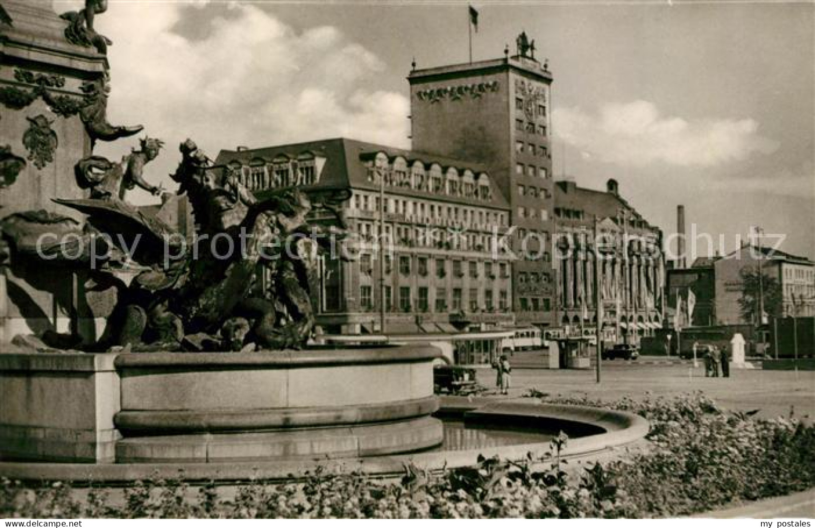 73031456 Leipzig Karl Marx Platz Mit Hochhaus Und Mende Brunnen Leipzig - Leipzig