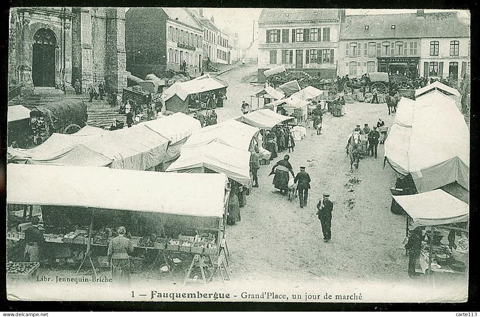 62 - T1600CPA - FAUQUEMBERGUES - 1 - Grand Place, Un Jour De Marché - Parfait état - PAS-DE-CALAIS - Fauquembergues