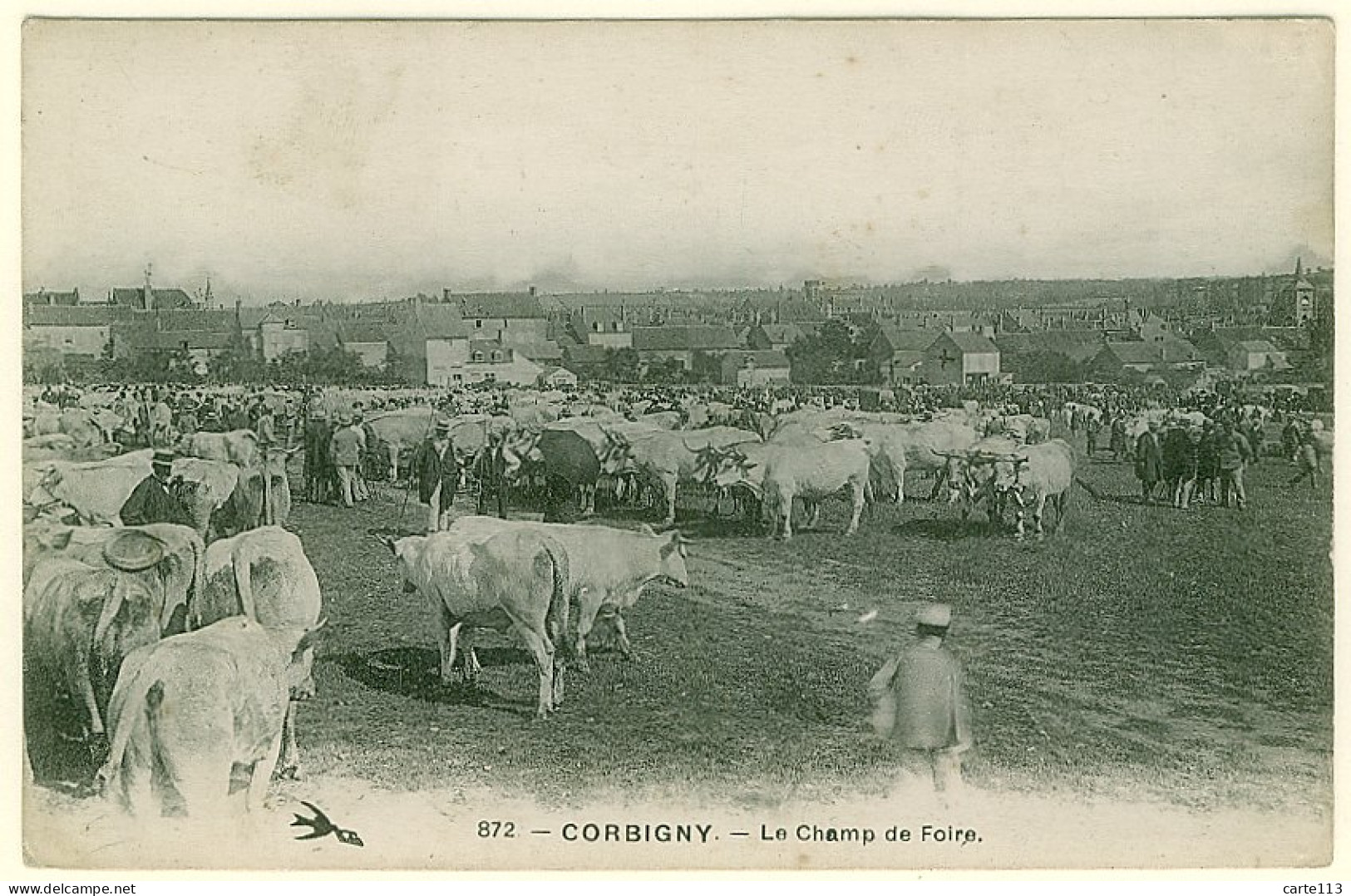 58 - T1107CPA - CORBIGNY - 872 - Le Champ De Foire - Très Bon état - NIEVRE - Corbigny