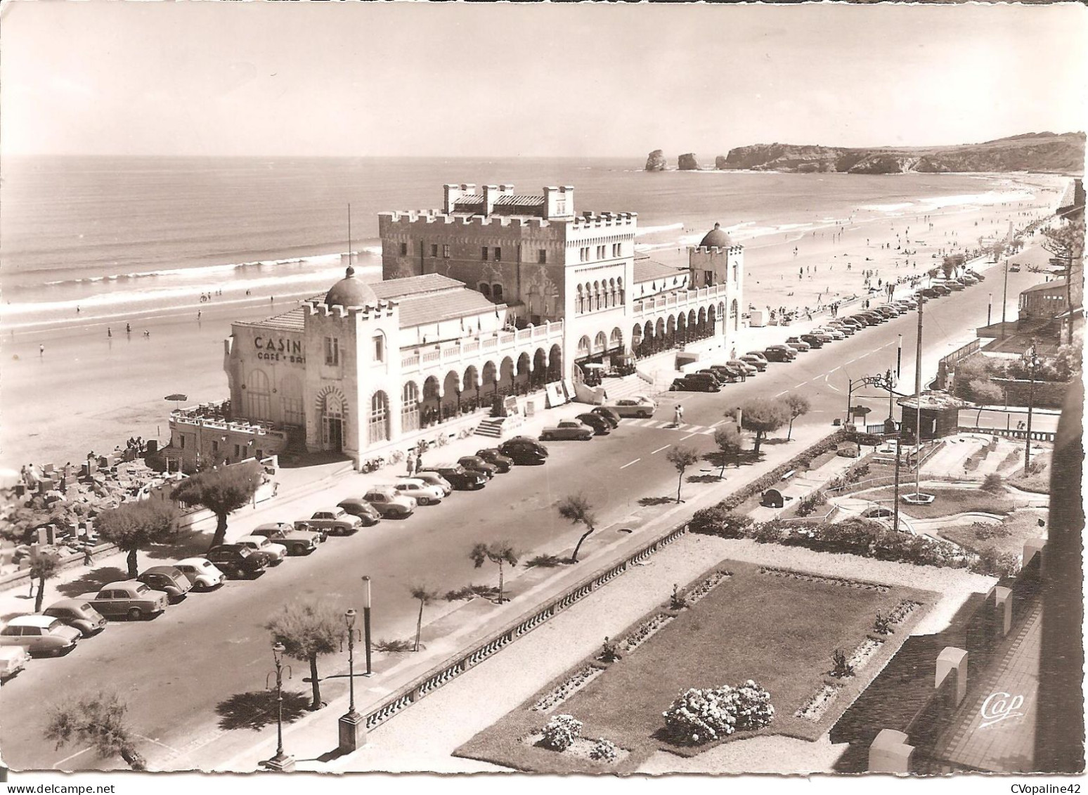 HENDAYE (64) Frontière Franco-Espagnole - Le Casino , La Plage Et Les Deux Jumeaux  CPSM GF - Hendaye