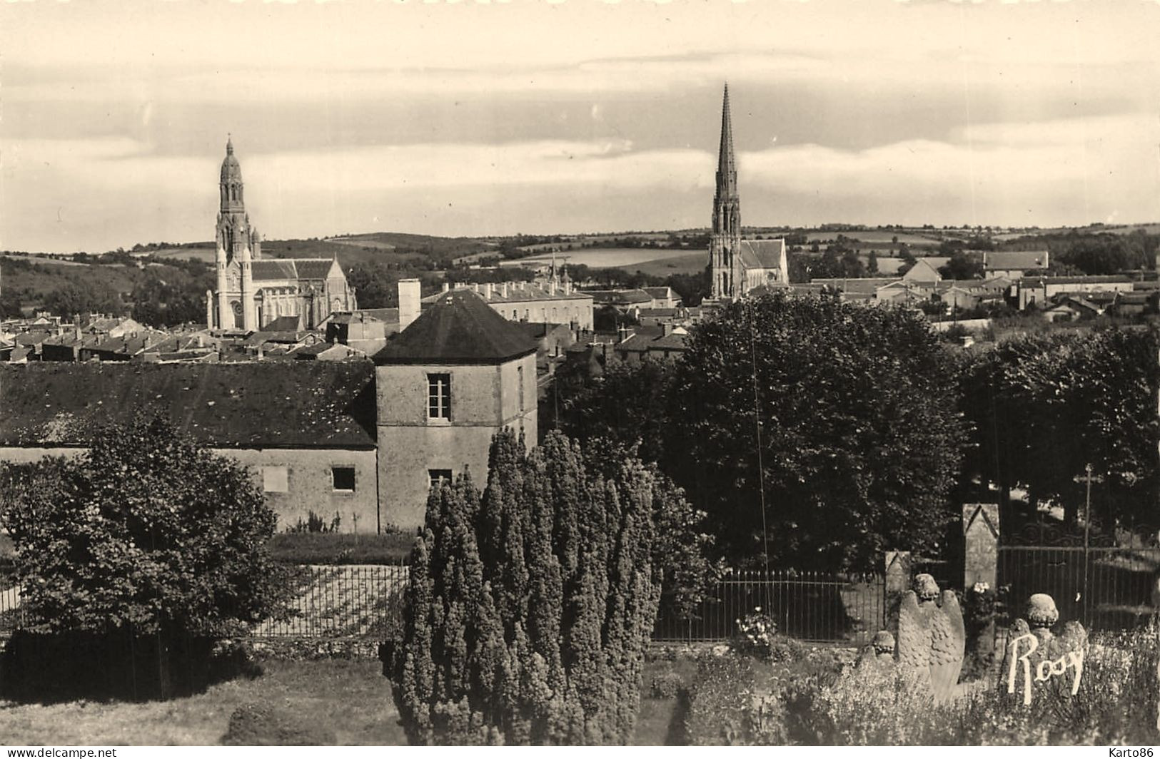 St Laurent Sur Sèvre * Vue D'ensemble Du Village , Prise Du Calvaire - Sonstige & Ohne Zuordnung