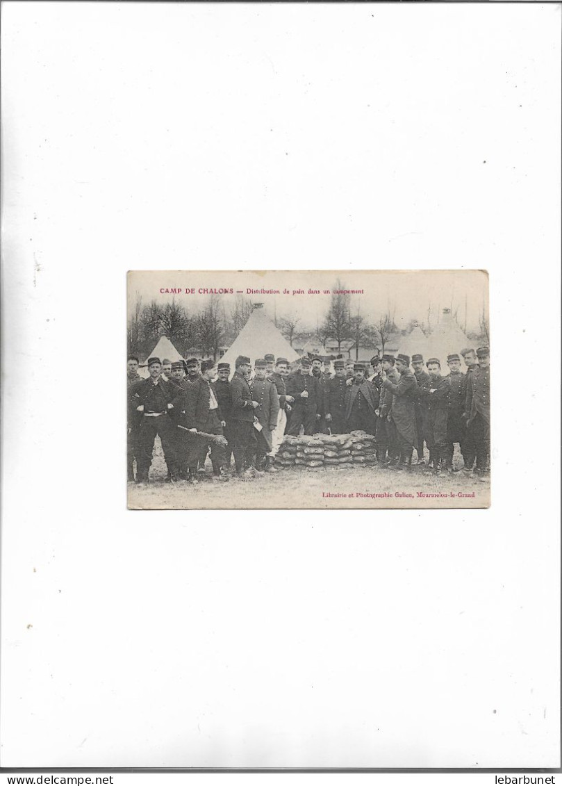 Carte Postale Ancienne Camp De Chalons (51) Distribution De Pain Dans Un Campement - Châtillon-sur-Marne