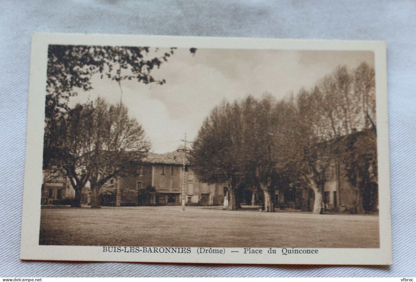 Buis Les Baronnies, Place Du Quinconce, Drôme 26 - Buis-les-Baronnies