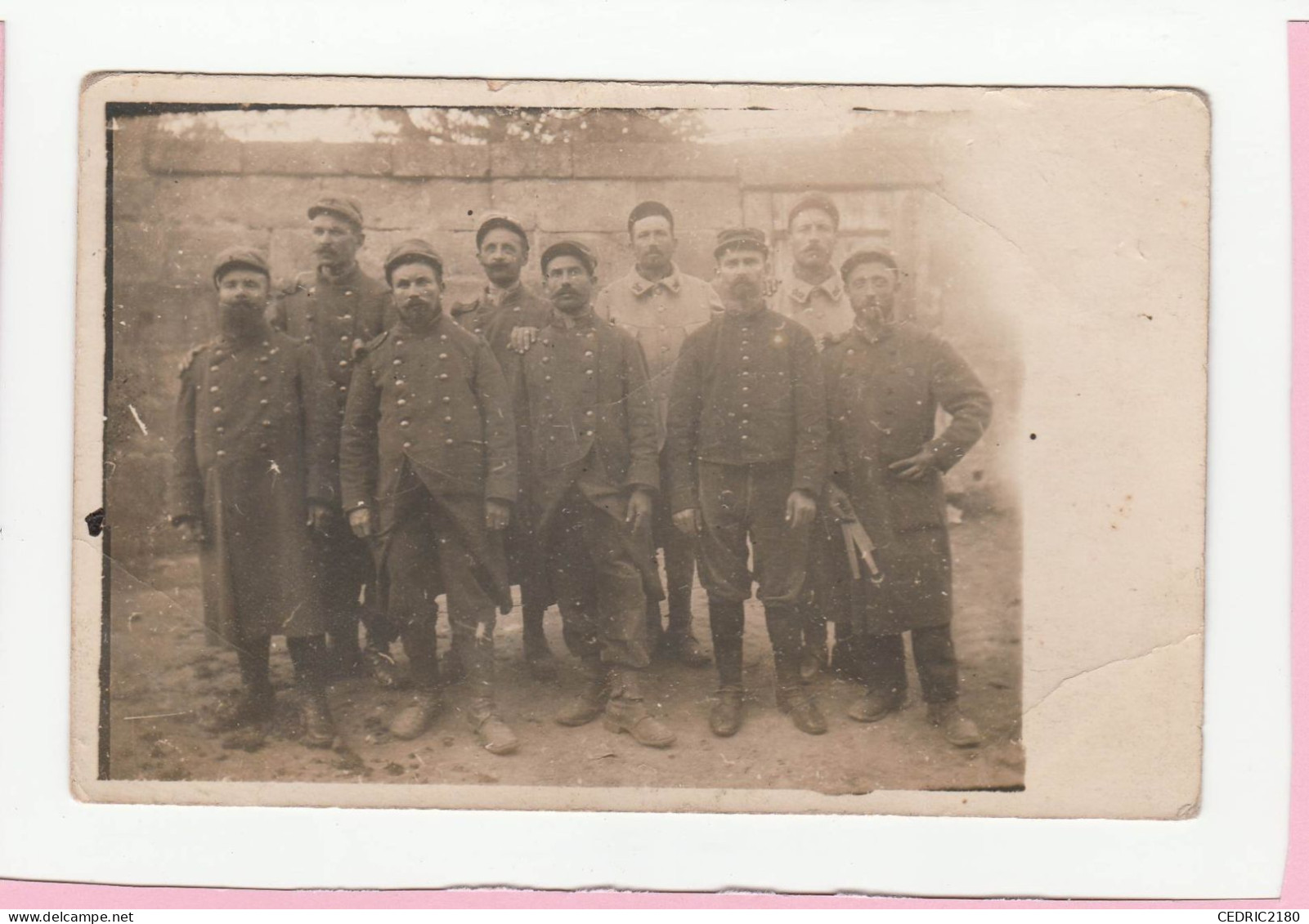 CARTE PHOTO GROUPEMENT DE SOLDATS - Fotografía