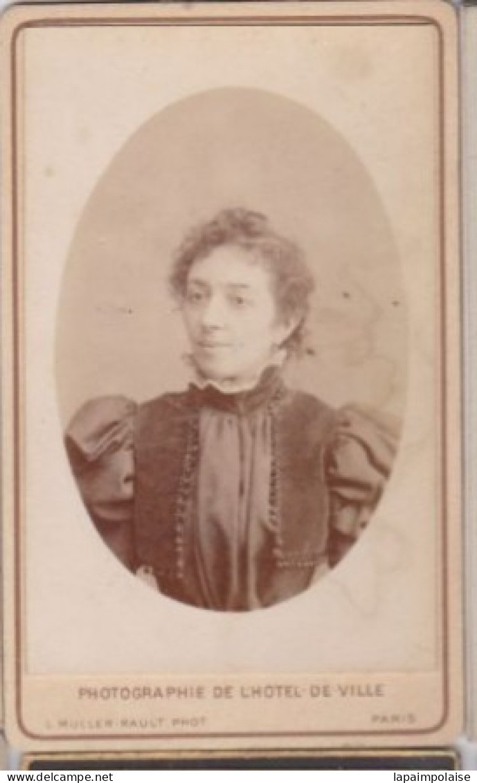 Photo C D V Mamers Portrait En Ovale  D'une Femme  Photo L Daillon Paris  Réf 30438 - Geïdentificeerde Personen