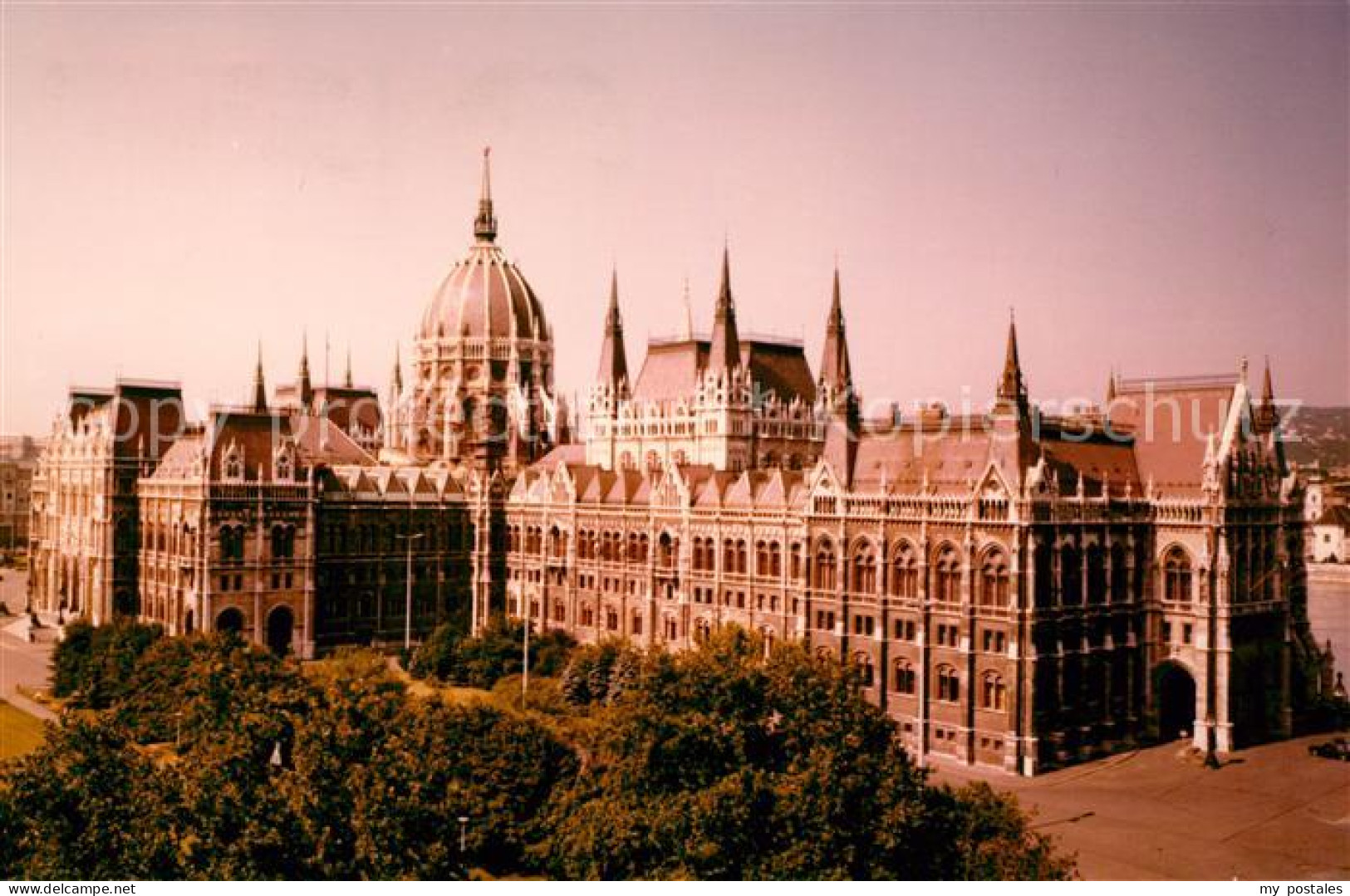 73022526 Budapest Parlamentsgebaeude Budapest - Hungary