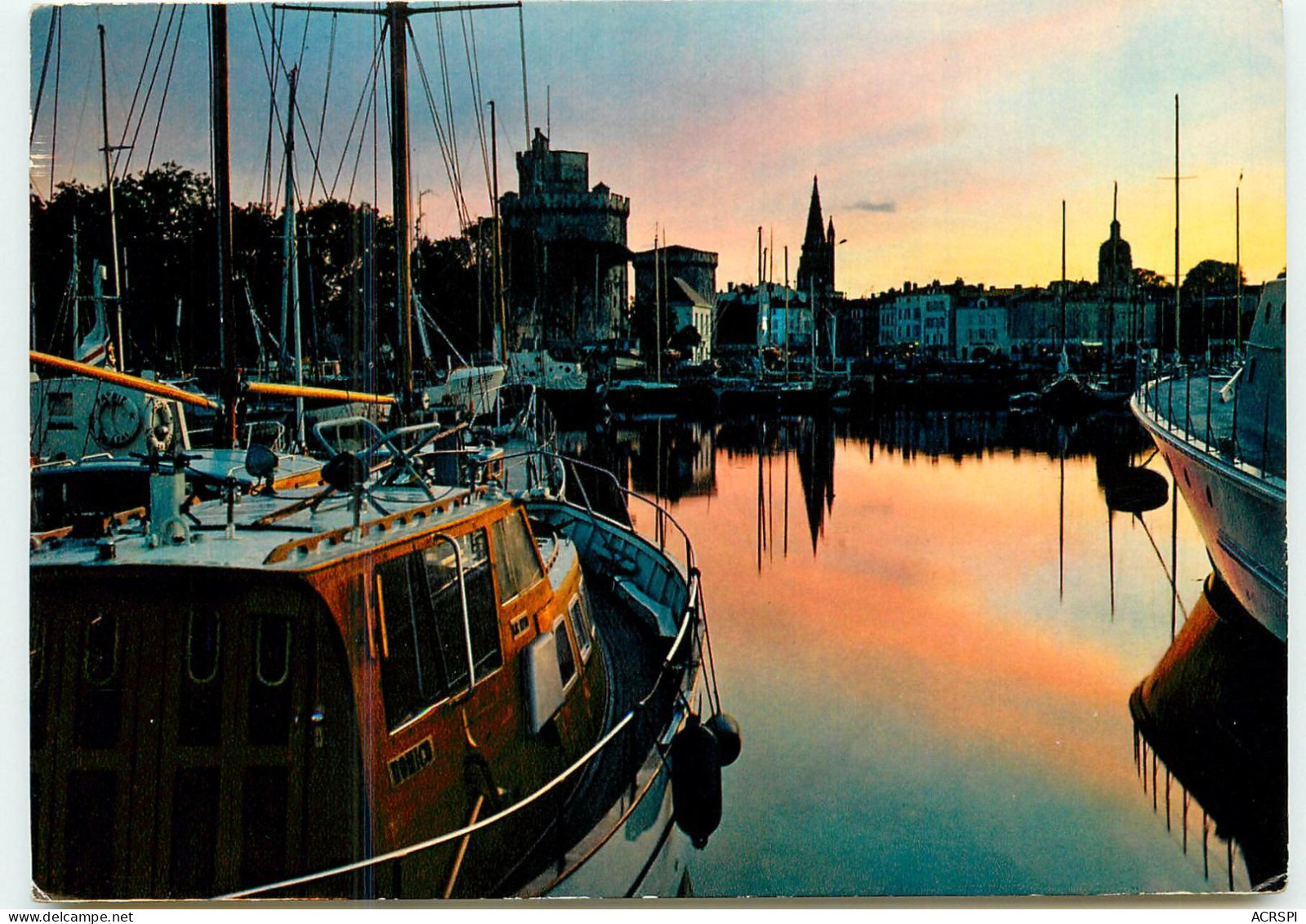 La Rochelle Le Vieux Port Au Coucher Du Soleil  RR 1214 - La Rochelle