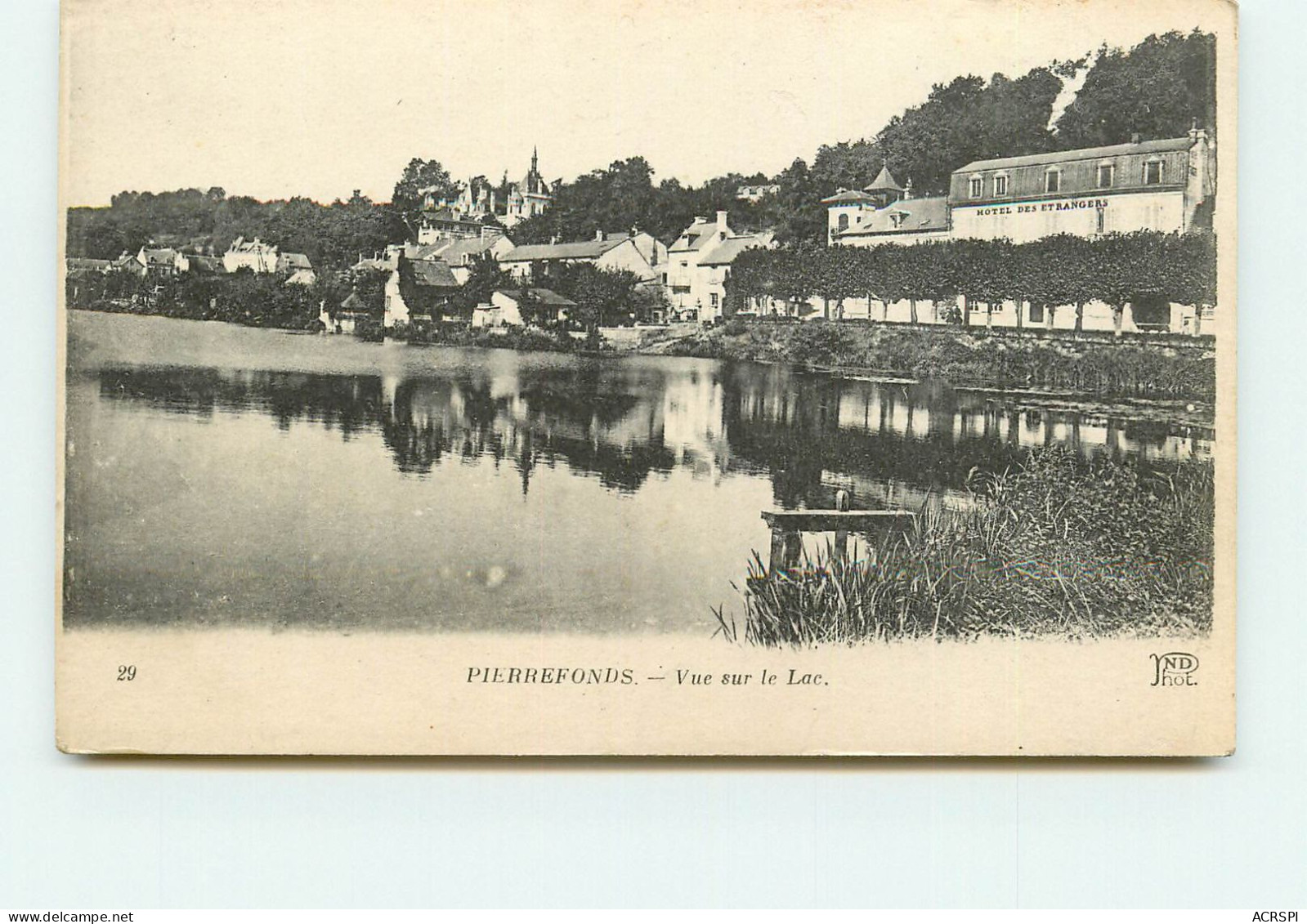 PIERRRONDS  Vue Sur Le Lac édition ND Carte Vierge RR 1270 - Pierrefonds