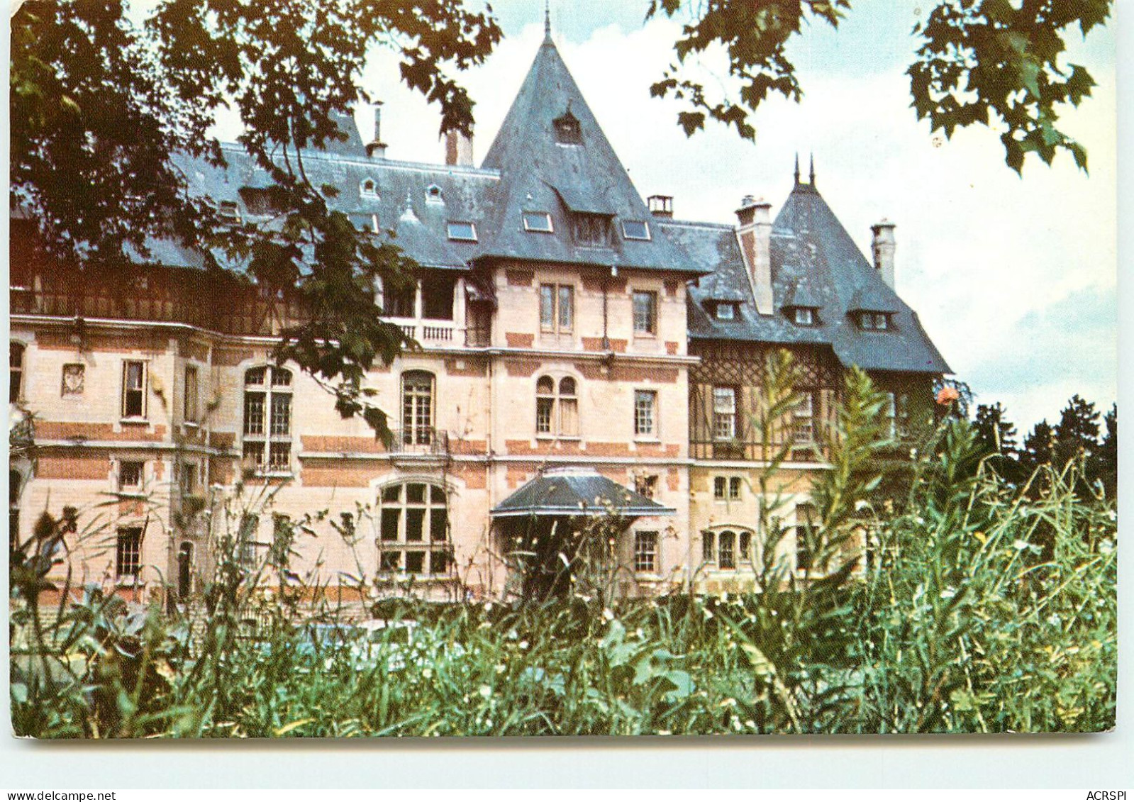 GOUVIEUX Le Chateau De Montvillargenne  RR 1269 - Gouvieux