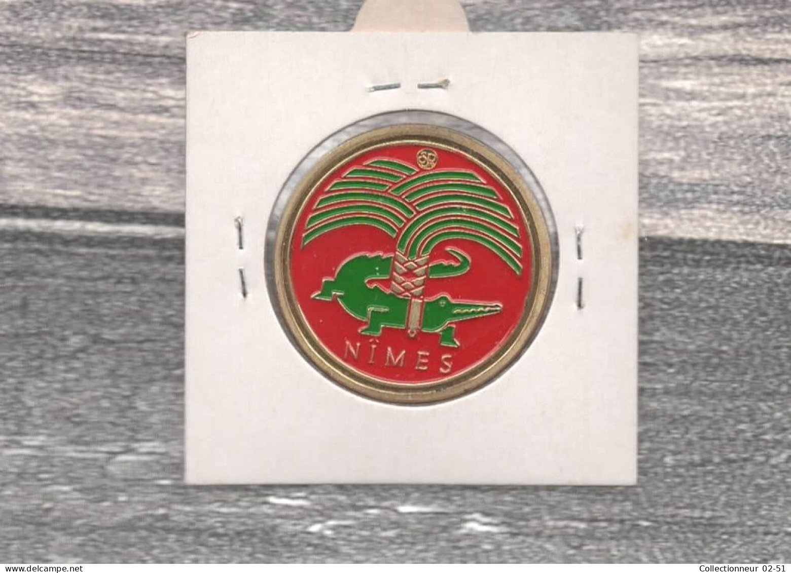 Médaille Souvenirs&Patrimoine : Les Arènes De Nîmes (couleur Or) - Otros & Sin Clasificación