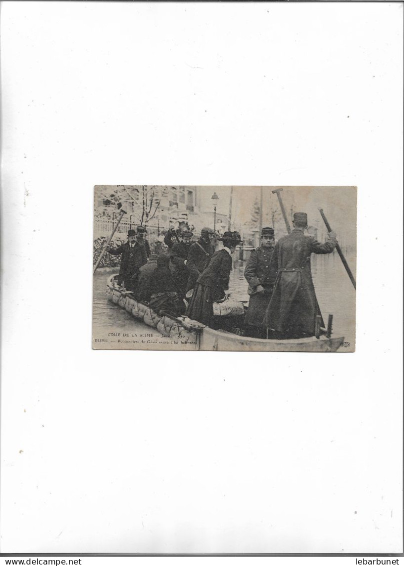 Carte Postale Ancienne Ruel (92 Crue De La Seine Pontonniers Du Génie Sauvant Les Habitants - Rueil Malmaison