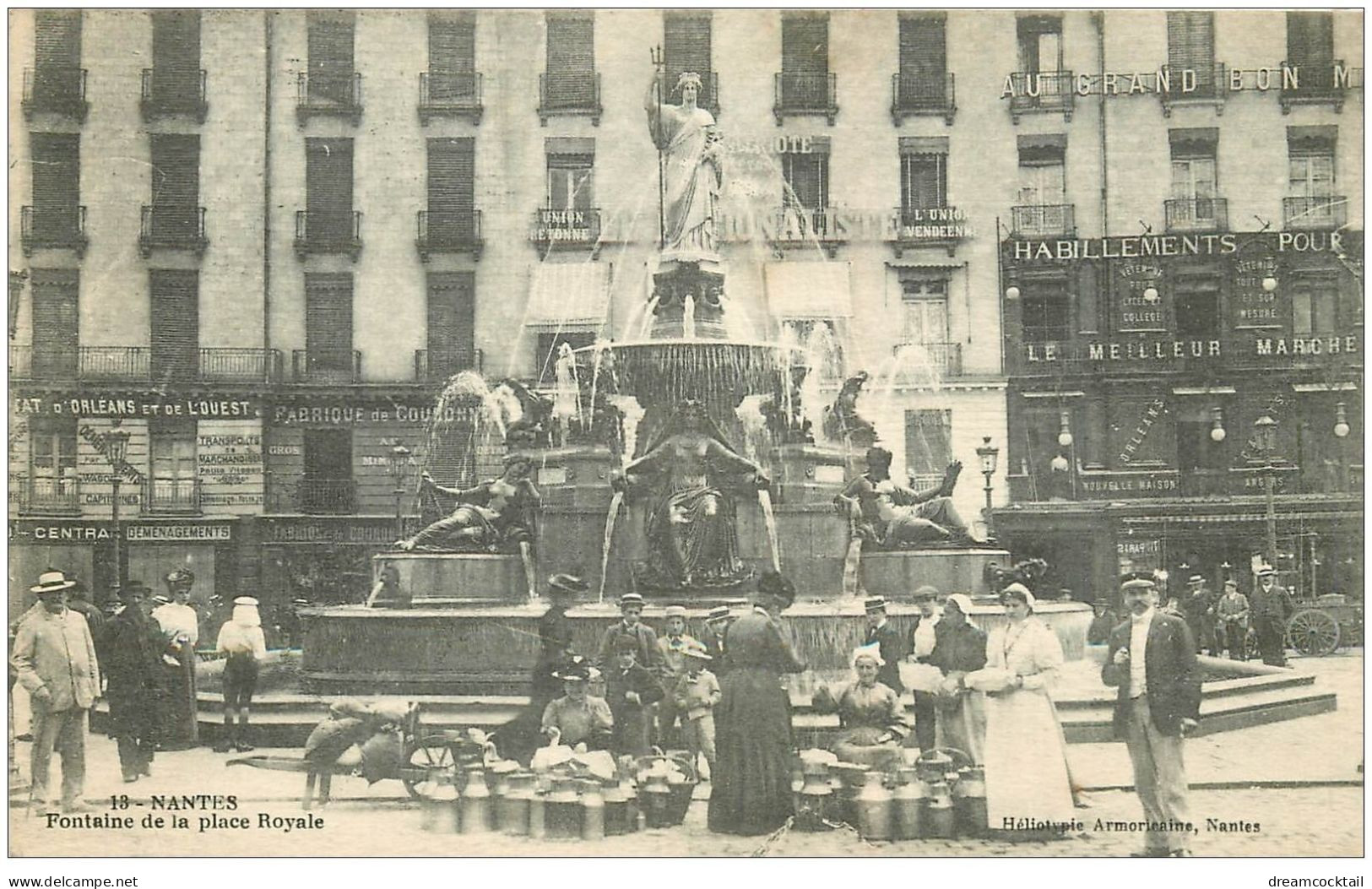 44 NANTES. Marchandes De Lait Fontaine Place Royale - Nantes