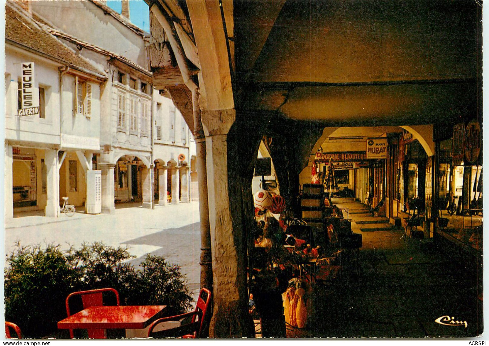 LOUHANS Grande Rue Les Arcades   SS 1317 - Louhans