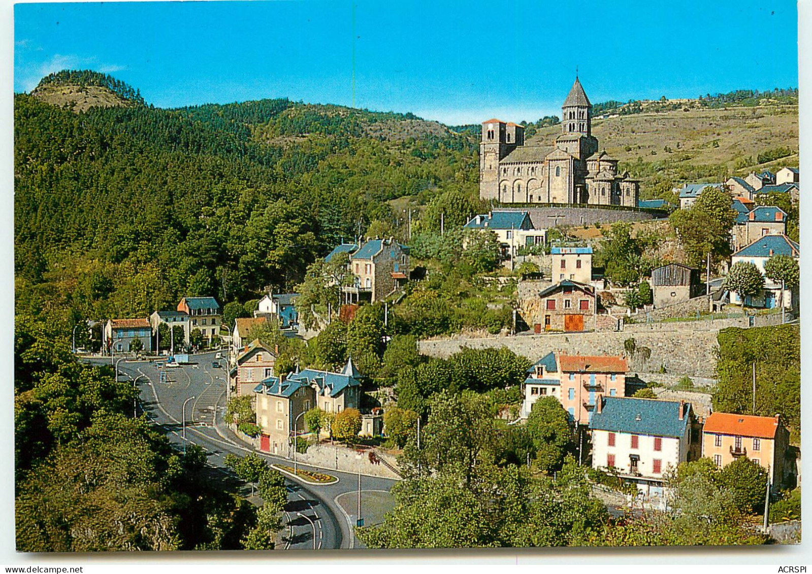 SAINT NECTAIRE Le Mont Canadore Et L'église   SS 1368 - Saint Nectaire