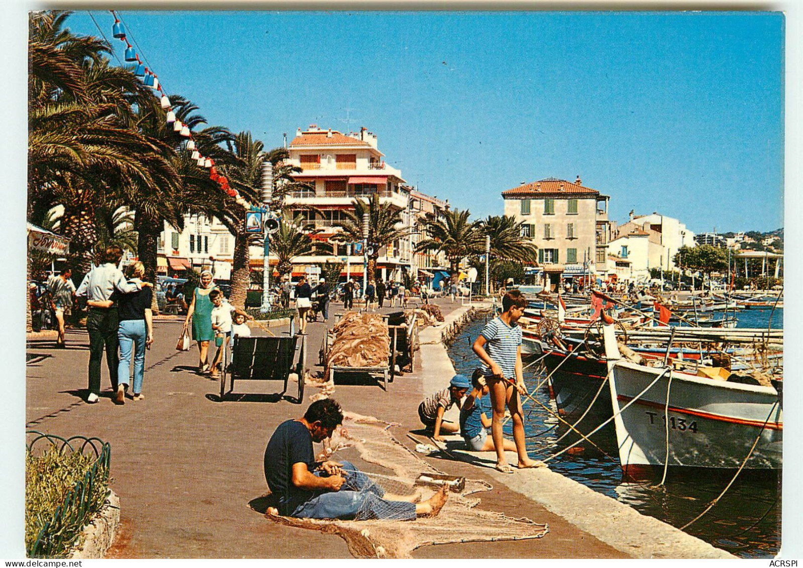 SANARY Un Ramandeur De Filet Sur Les Quais SS 1352 - Sanary-sur-Mer