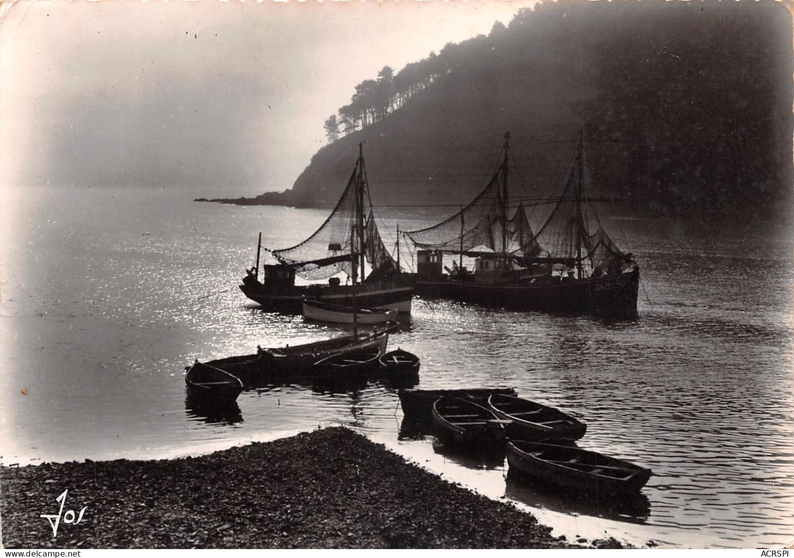 29 Chalutiers  Dans La Brume L'église Oblitération De Douarnenez-Treboul  (scan R/V) 10 \PC1207 - Douarnenez