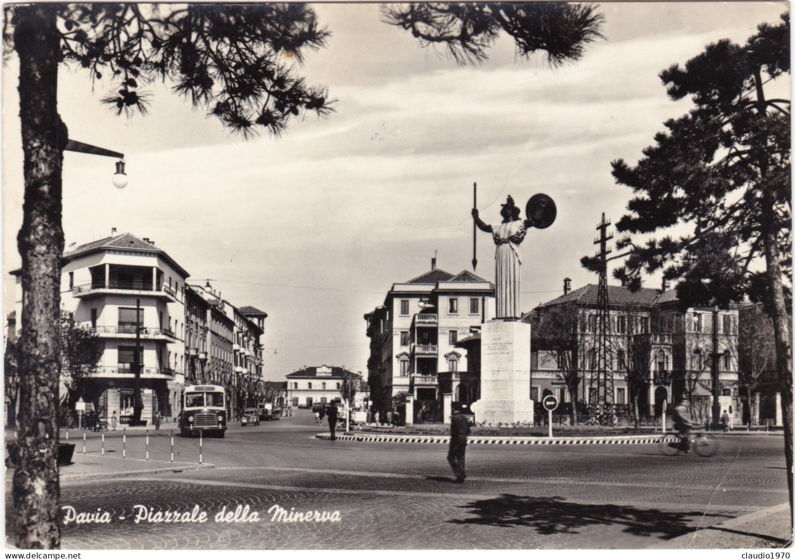 PAVIA  - CARTOLINA - PIAZZALE DELLA MINERVA  - VIAGGIATA PER QUARTO - GENOVA - 1954 - Pavia