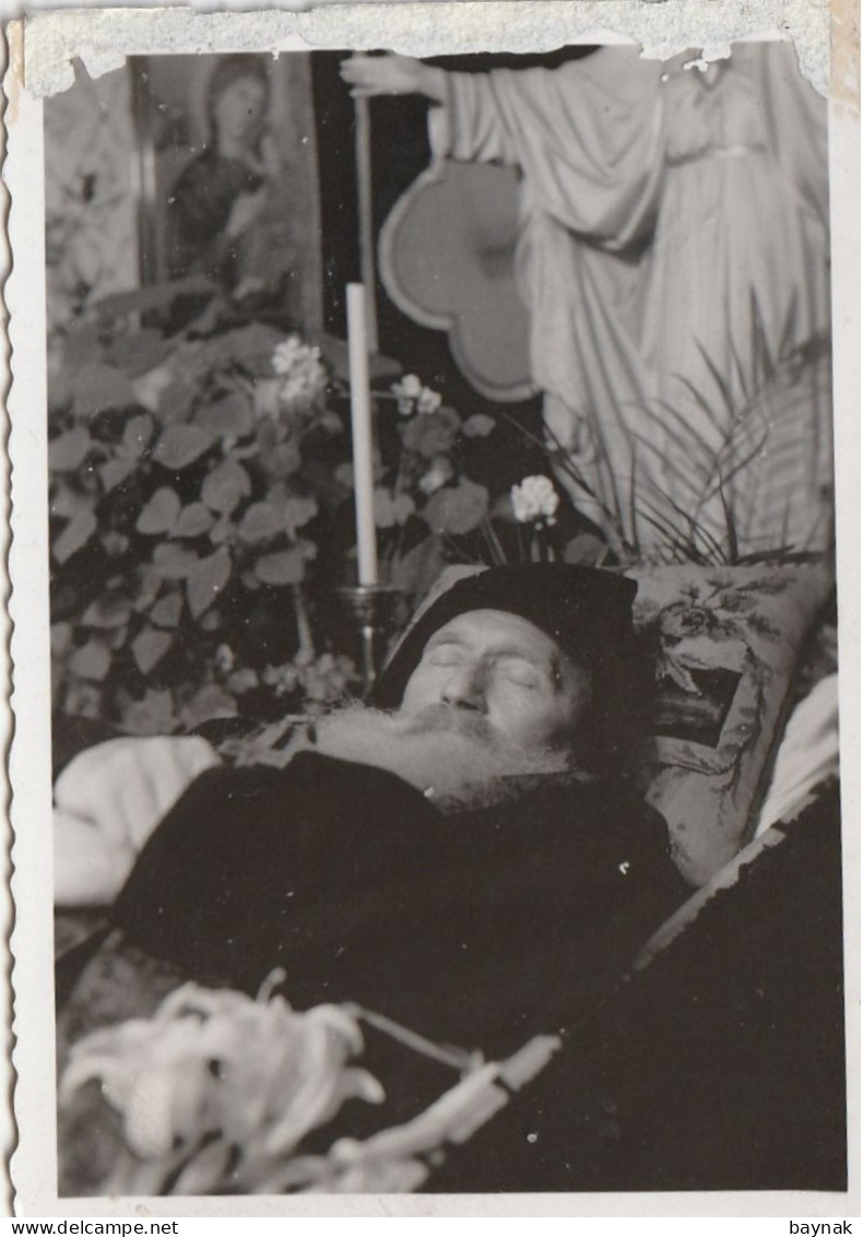 POST MORTEM  --  GRAZ, AUSTRIA  --   ORIGINAL  PHOTO  --  8,5 Cm X 6 Cm  --  AUSTRIA - Anonymous Persons