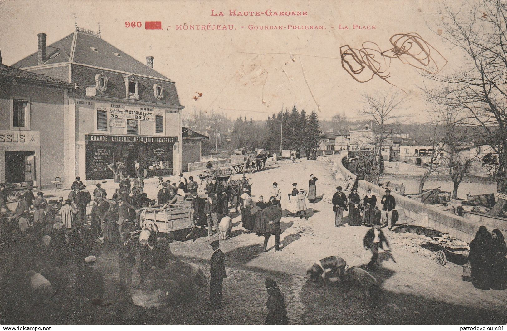 CPA Animée (31) MONTREJEAU Gourdan-Polignan La Place Jour De Foire Aux Cochons Porc Pig Marché Marchand Ambulant (état) - Montréjeau