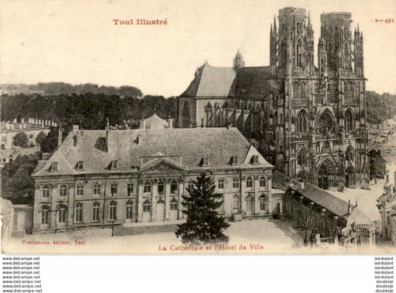 D54  TOUL  La Cathédrale Et L' Hôtel De Ville  ..... - Toul